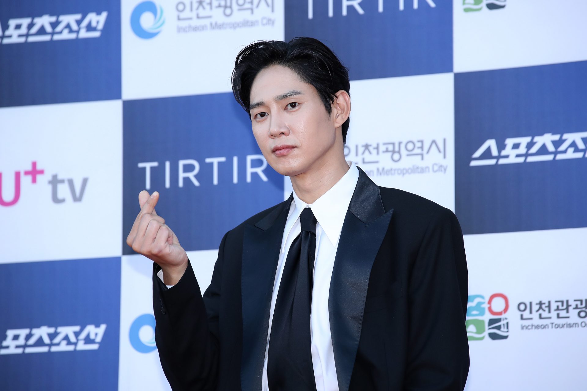 'Squid Game' actor Park Sung-hoon is Korea's favorite villain in 'Queen of Tears'