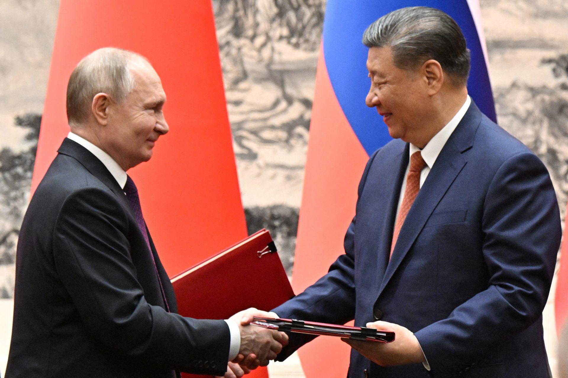 China and Russia hand in hand
