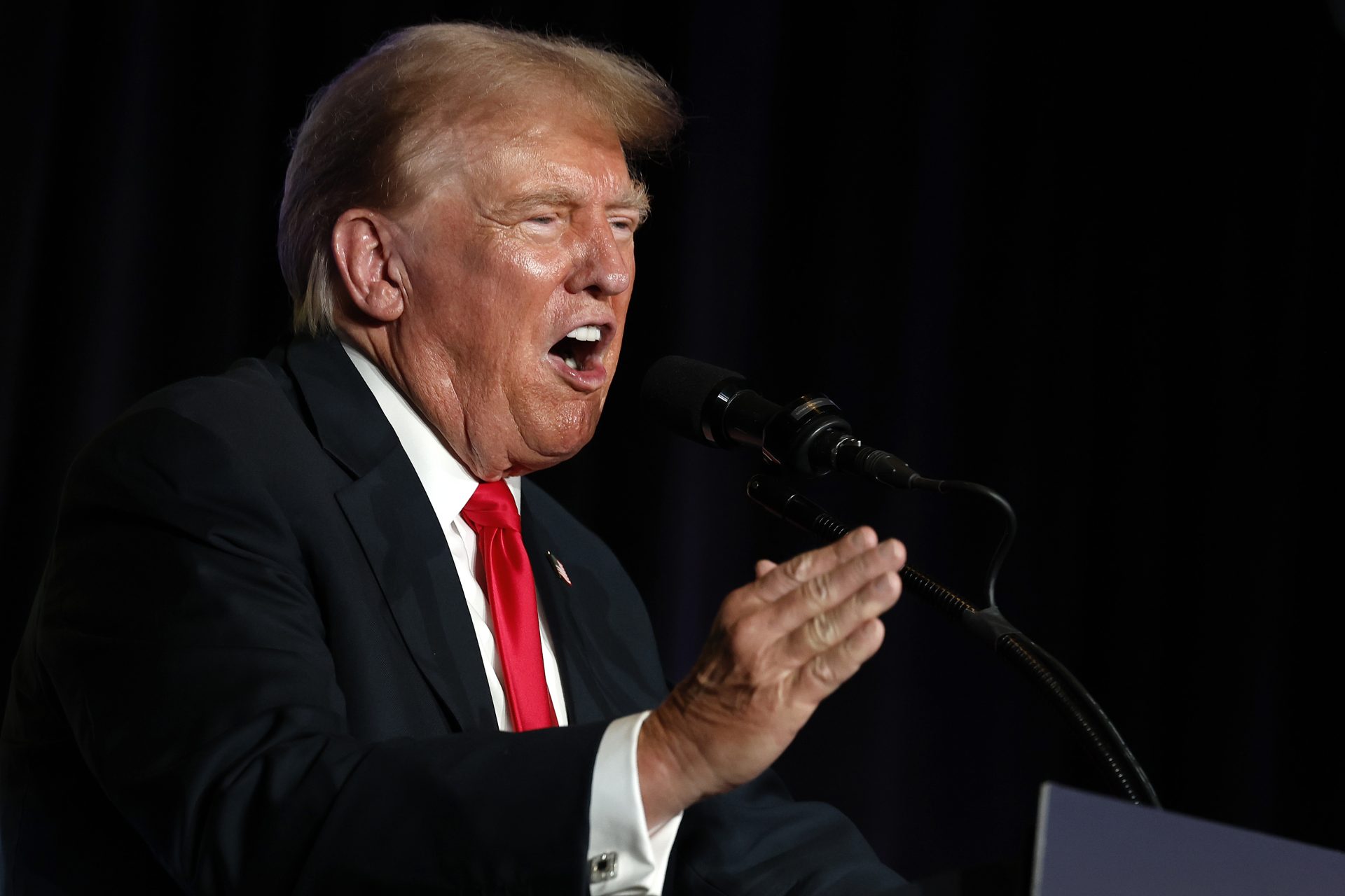 'Leugenaar! Profiteur!' Afgang voor Trump op campagne