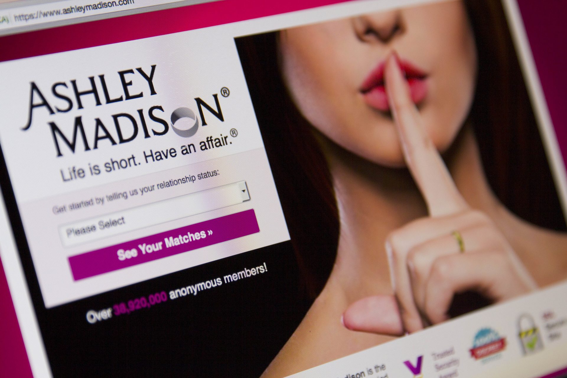 La nouvelle mini-série 'Ashley Madison' sur les révélations choc du site de rencontres est à découvrir sur Netflix