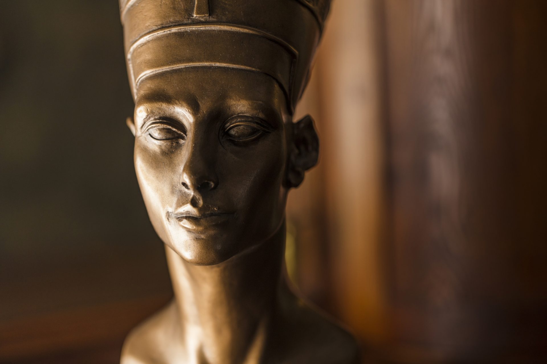 What do you know about the mystery of Queen Nefertiti?