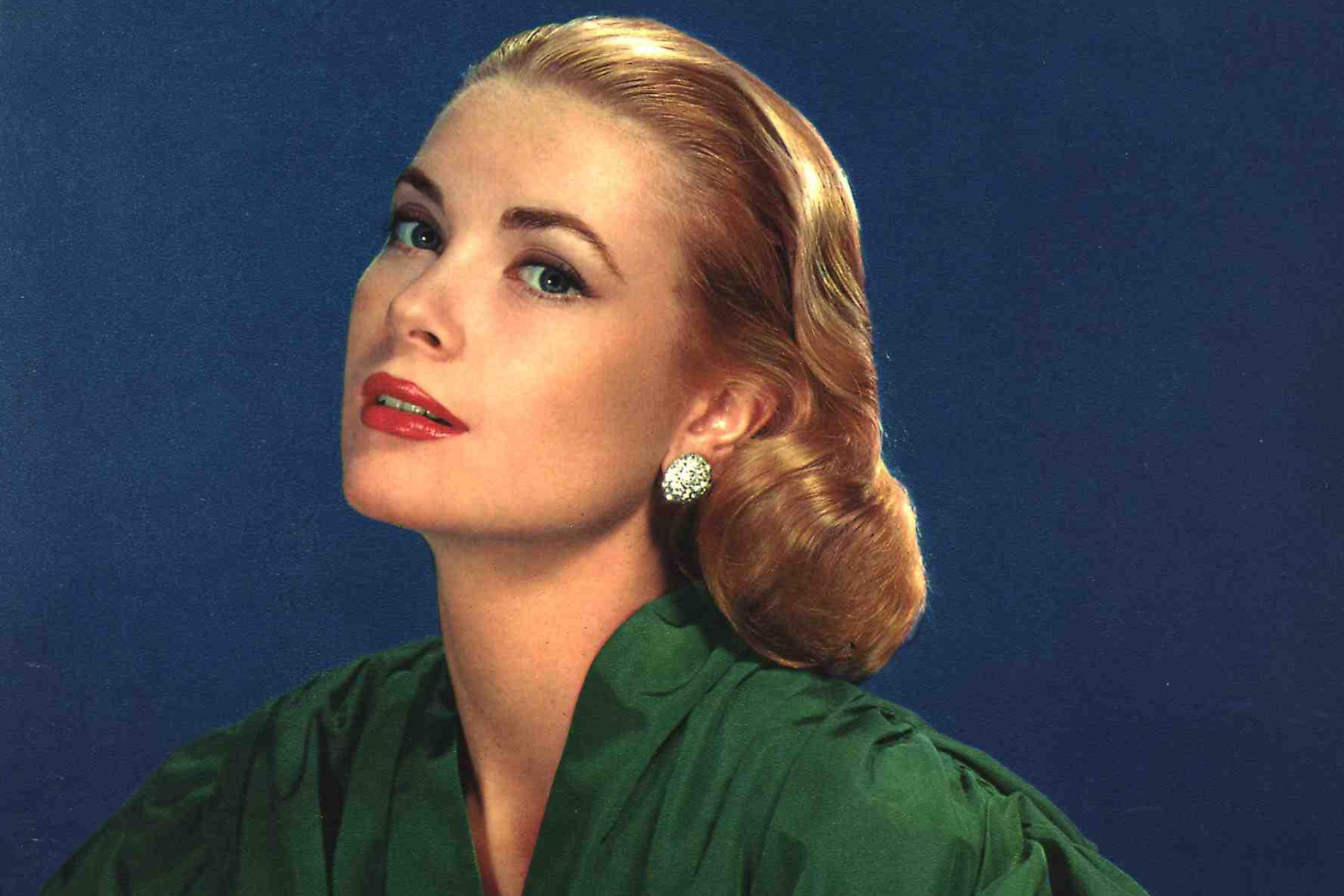 De star hollywoodienne à princesse de Monaco : le destin fascinant de Grace Kelly