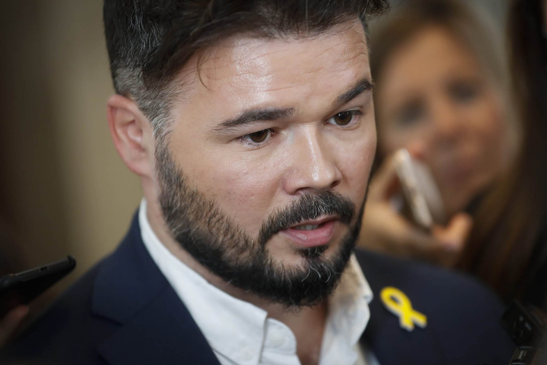 Rufián critica a PSOE y PP y se lleva réplica sonora de un popular presentador de laSexta