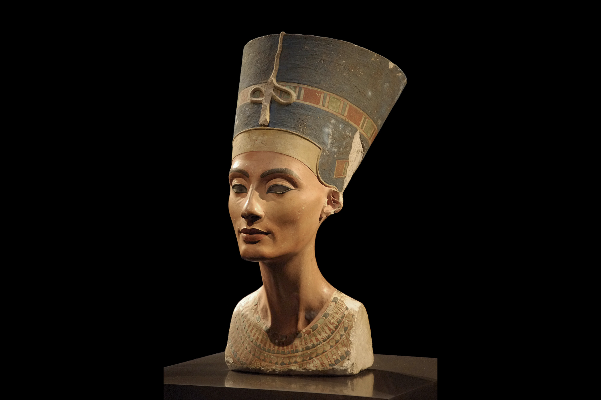 The world’s first glimpse of Queen Nefertiti