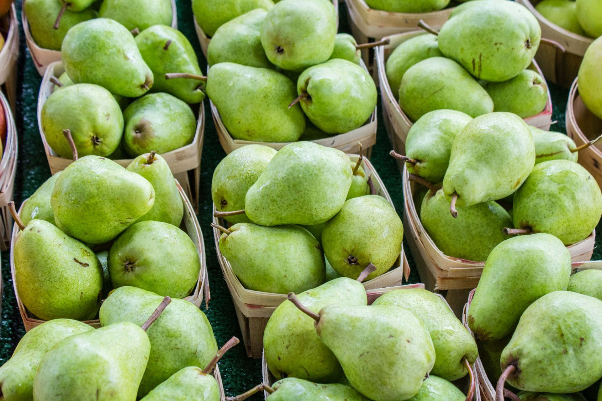 Pears: They ripen from the inside