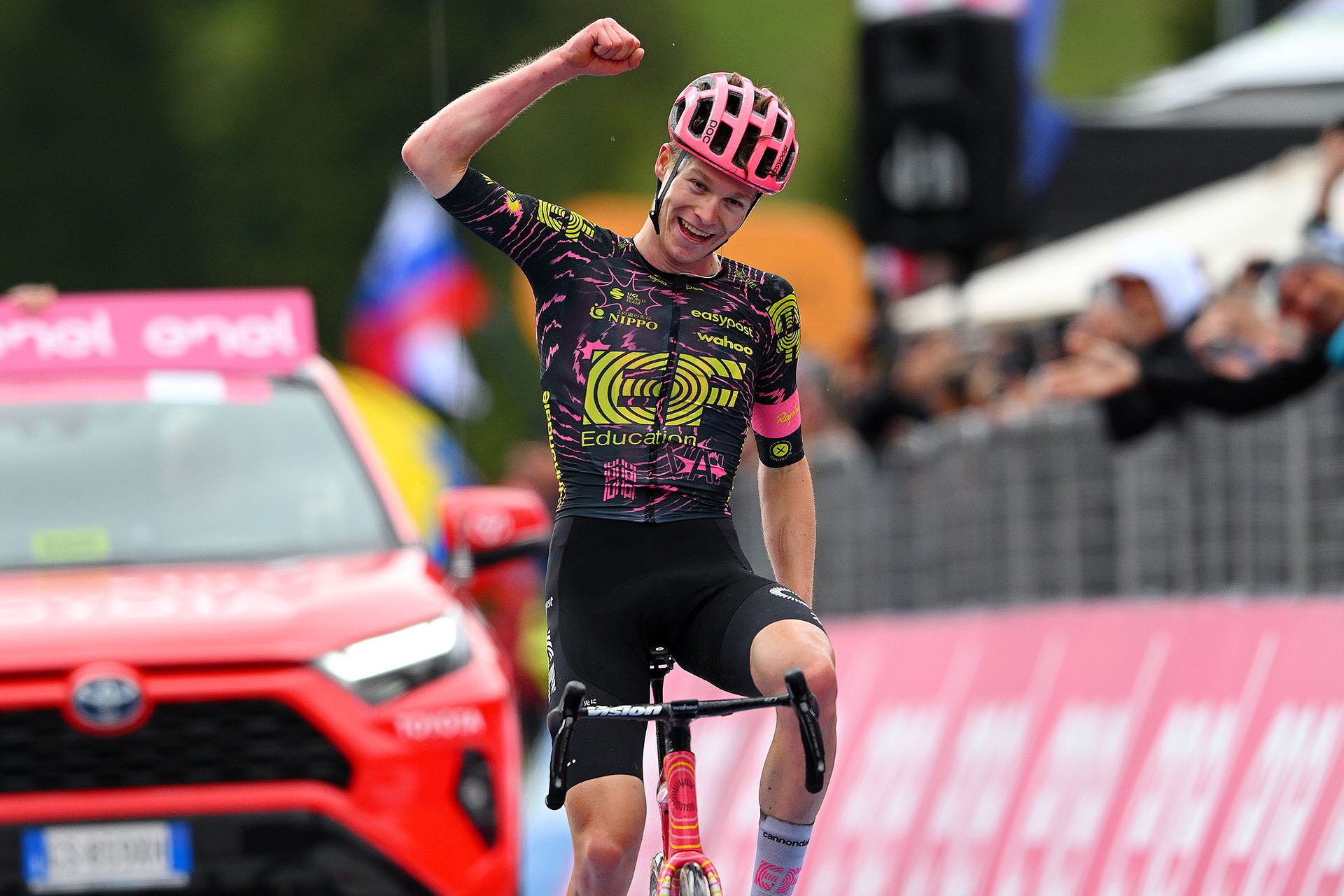 Primer podio y gran victoria de etapa en el Giro de Italia