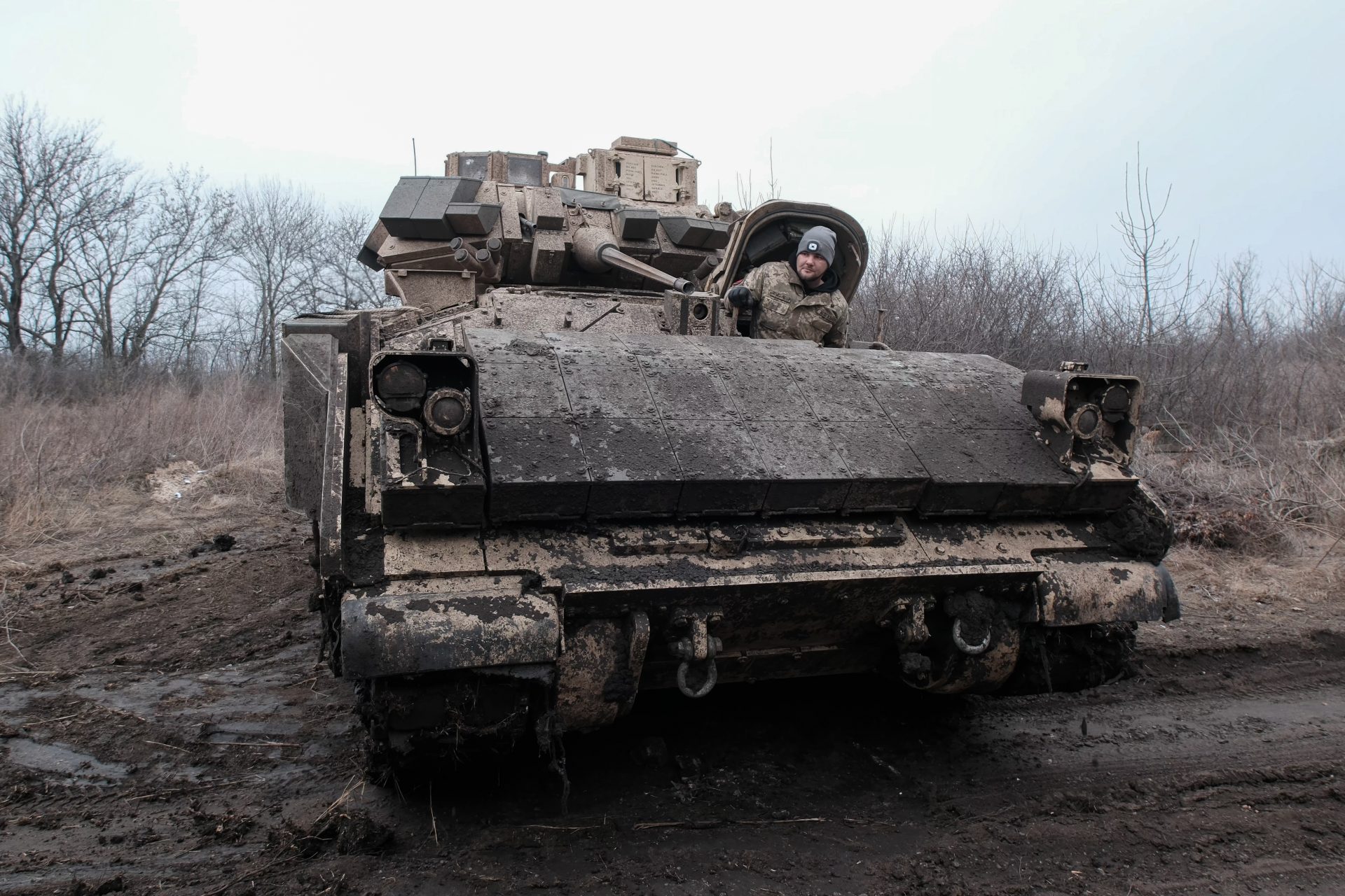 Des M2 Bradley ukrainiens ont permis d'anéantir des véhicules russes lors d'une bataille spectaculaire