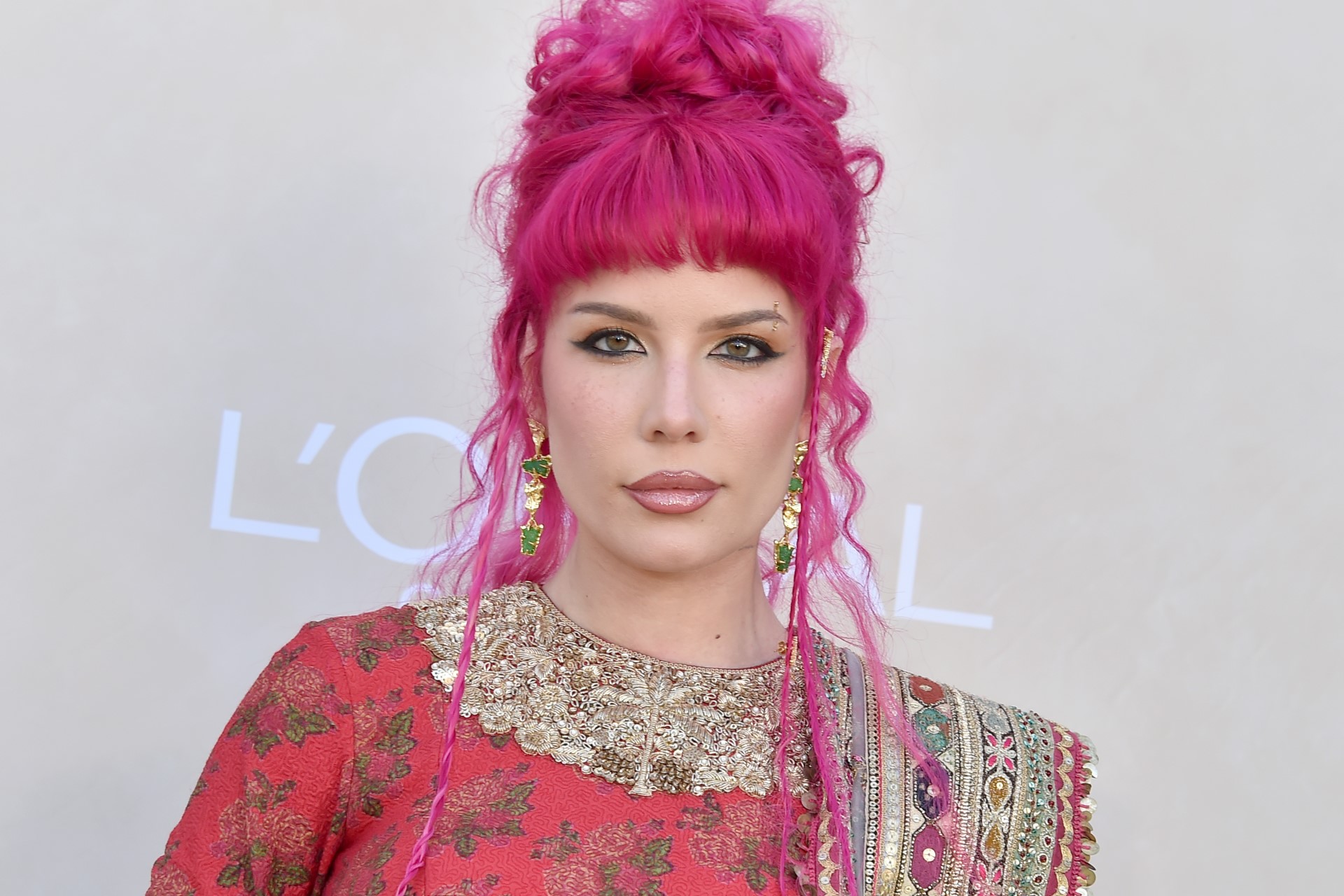 La cantante Halsey confiesa su alarmante estado de salud: 'Qué suerte estar viva'