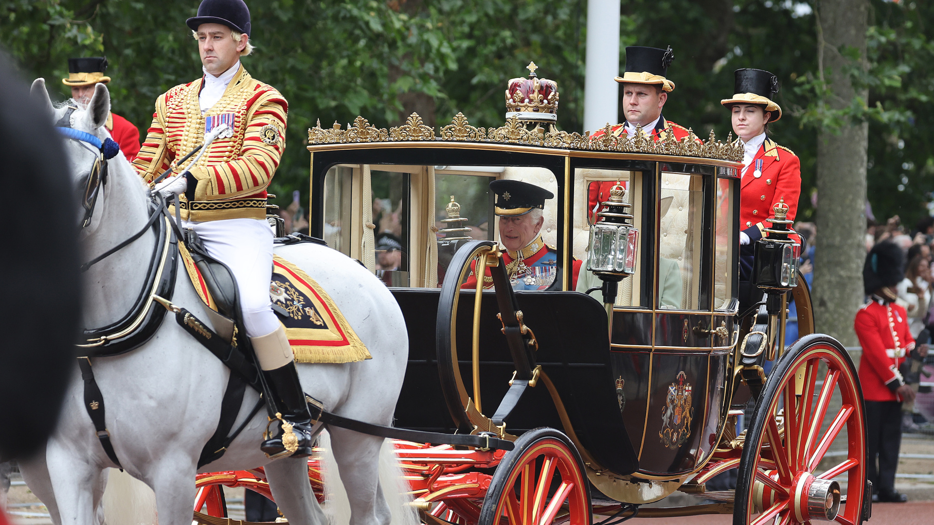 Une parade qui commémore l'anniversaire de Charles III