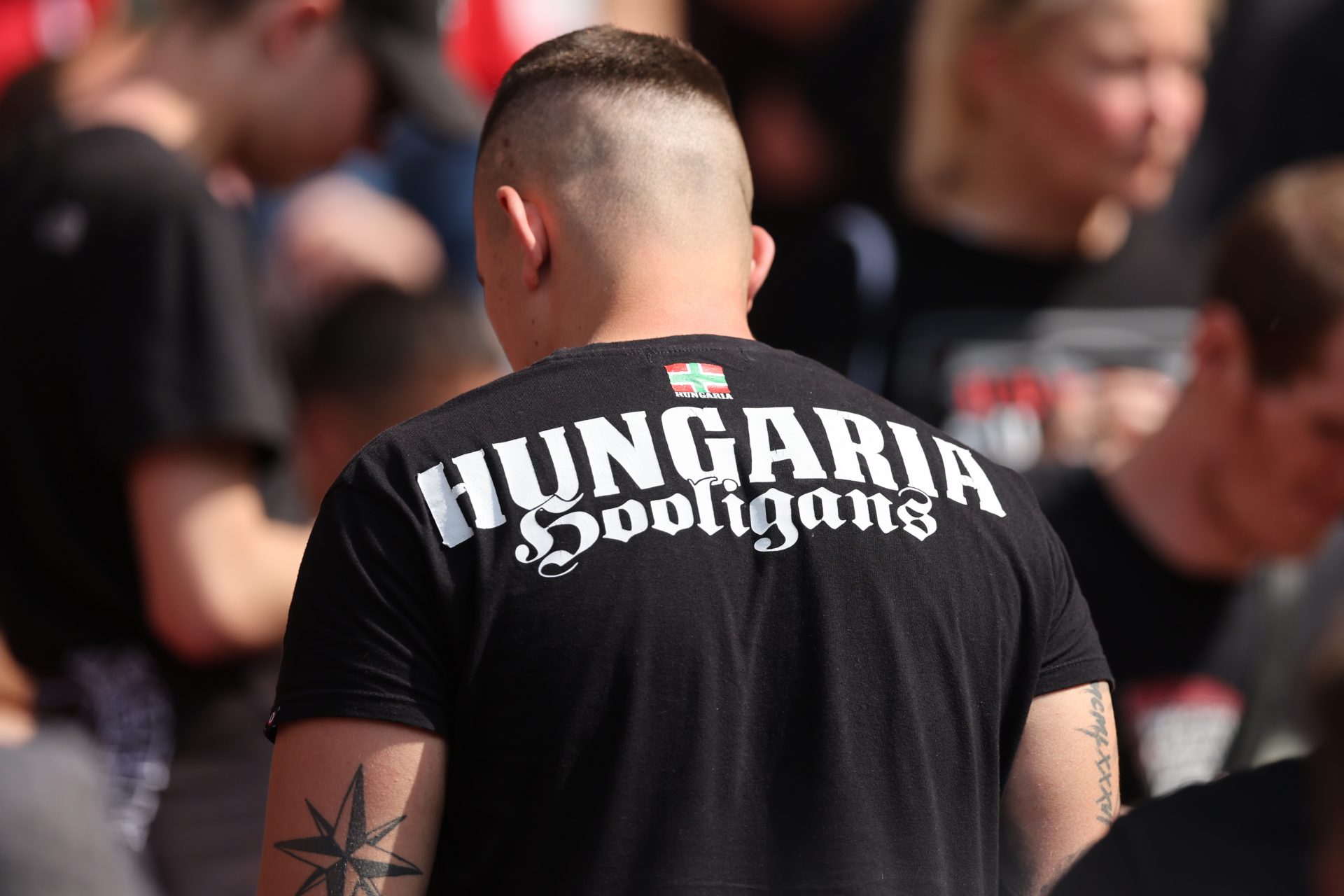 Vor EM-Partie Deutschland vs. Ungarn: Ungarische Hardcore-Hooligans geben Warnung ab