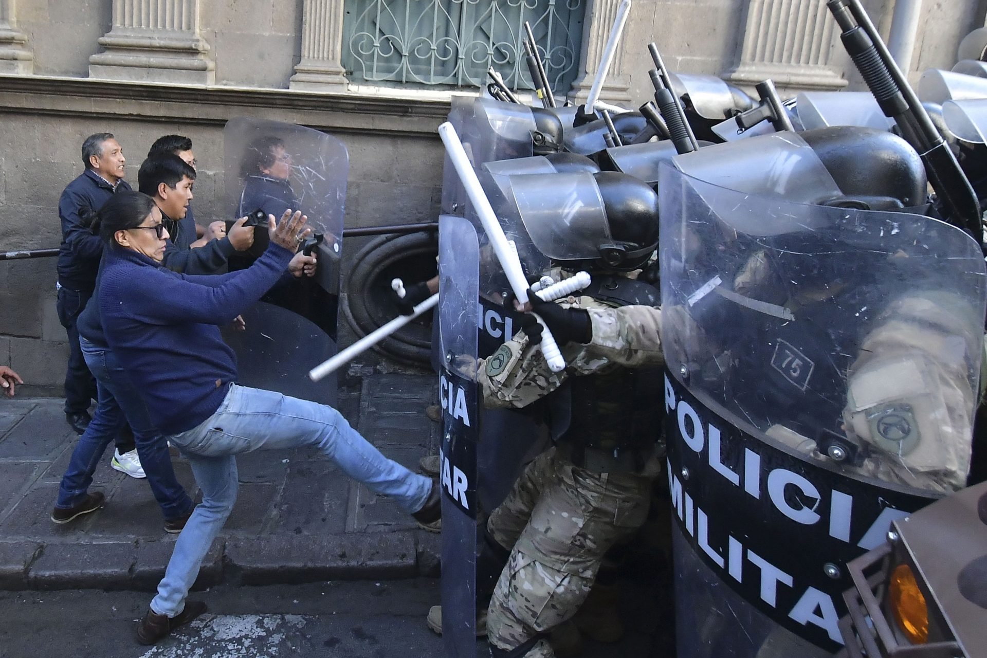 Tension in La Paz