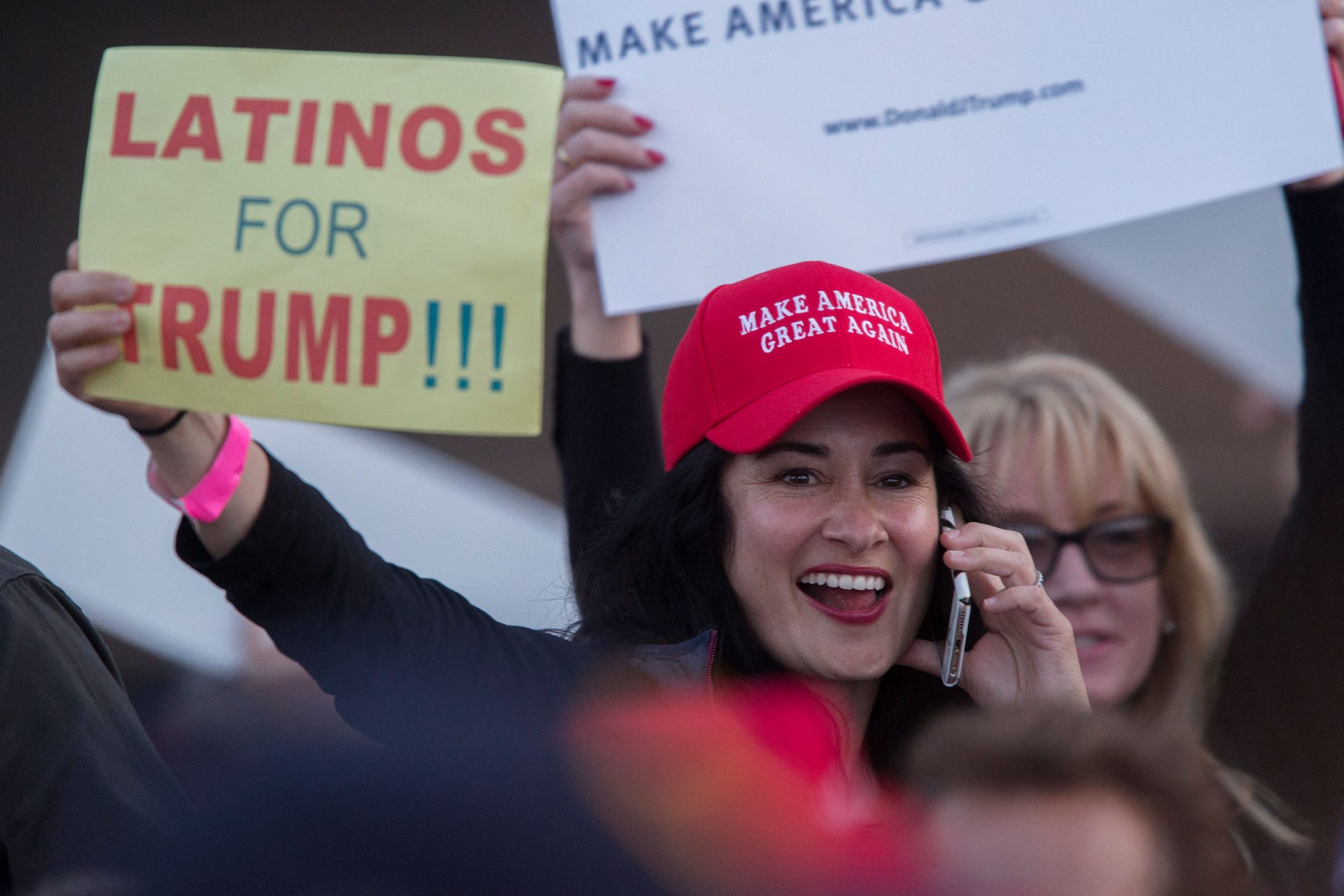 Latinos por Trump