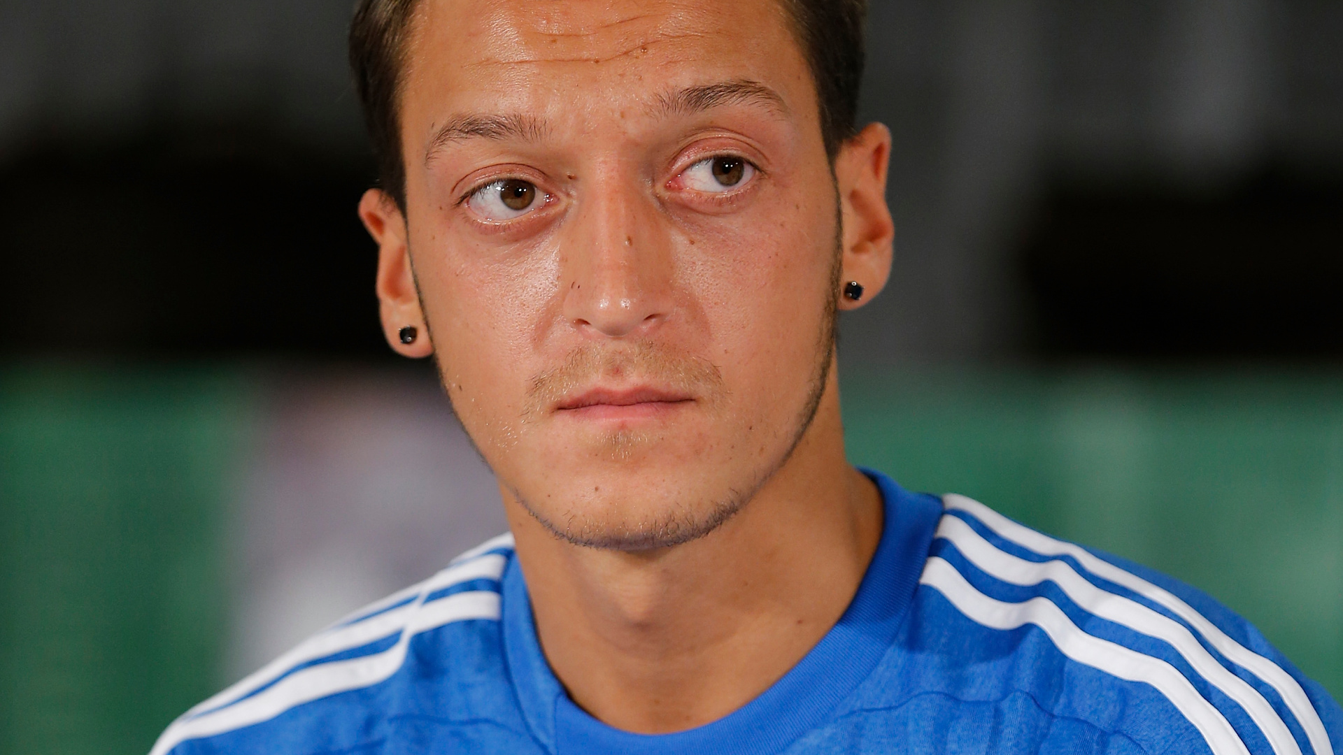 Tremendo cambio del ex del Real Madrid Mesut Özil