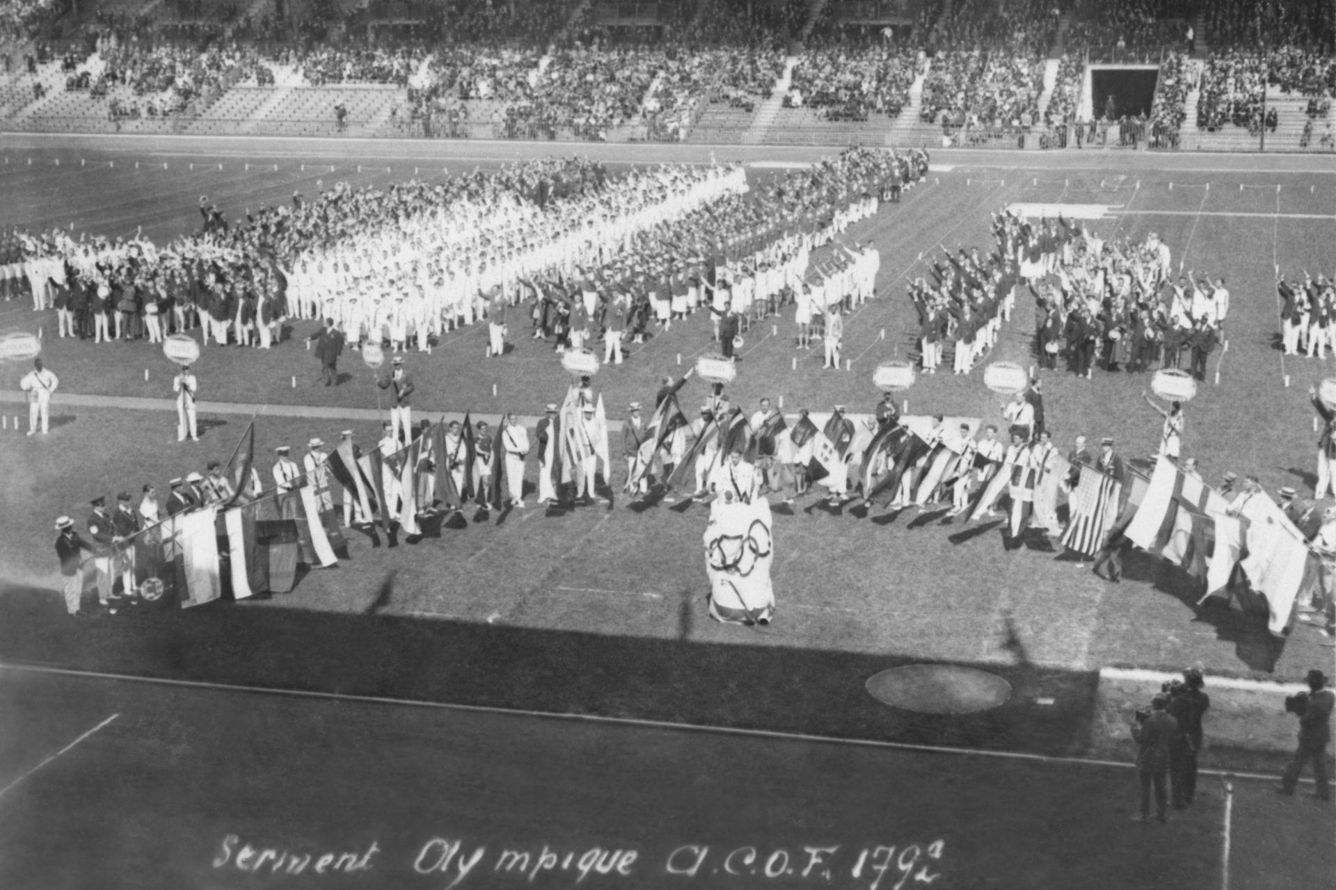 Affascinanti foto storiche delle Olimpiadi di 100 anni fa