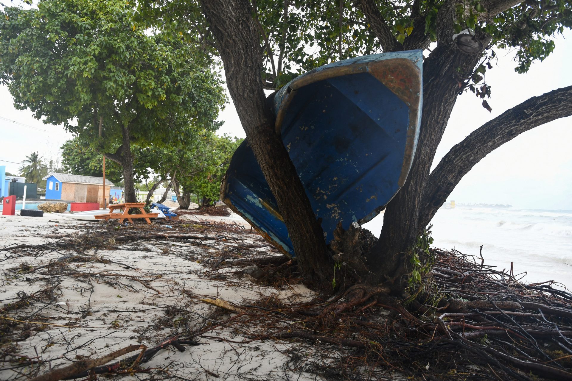 Terribles imágenes: el Huracán Beryl arrasa a su paso por el Caribe hacia Jamaica