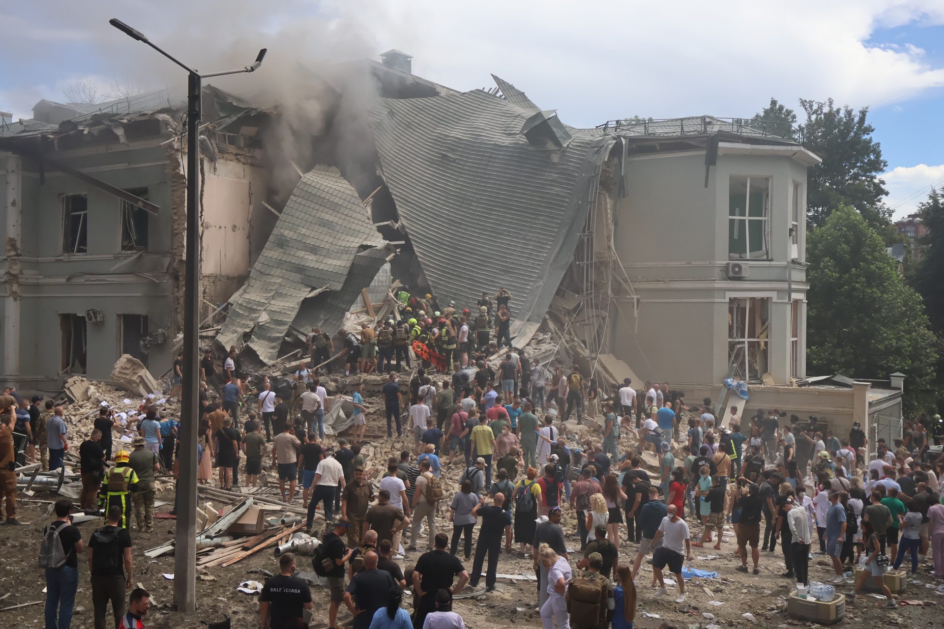 Le bombardement choquant par l'armée russe d'un hôpital pour enfants à Kyiv