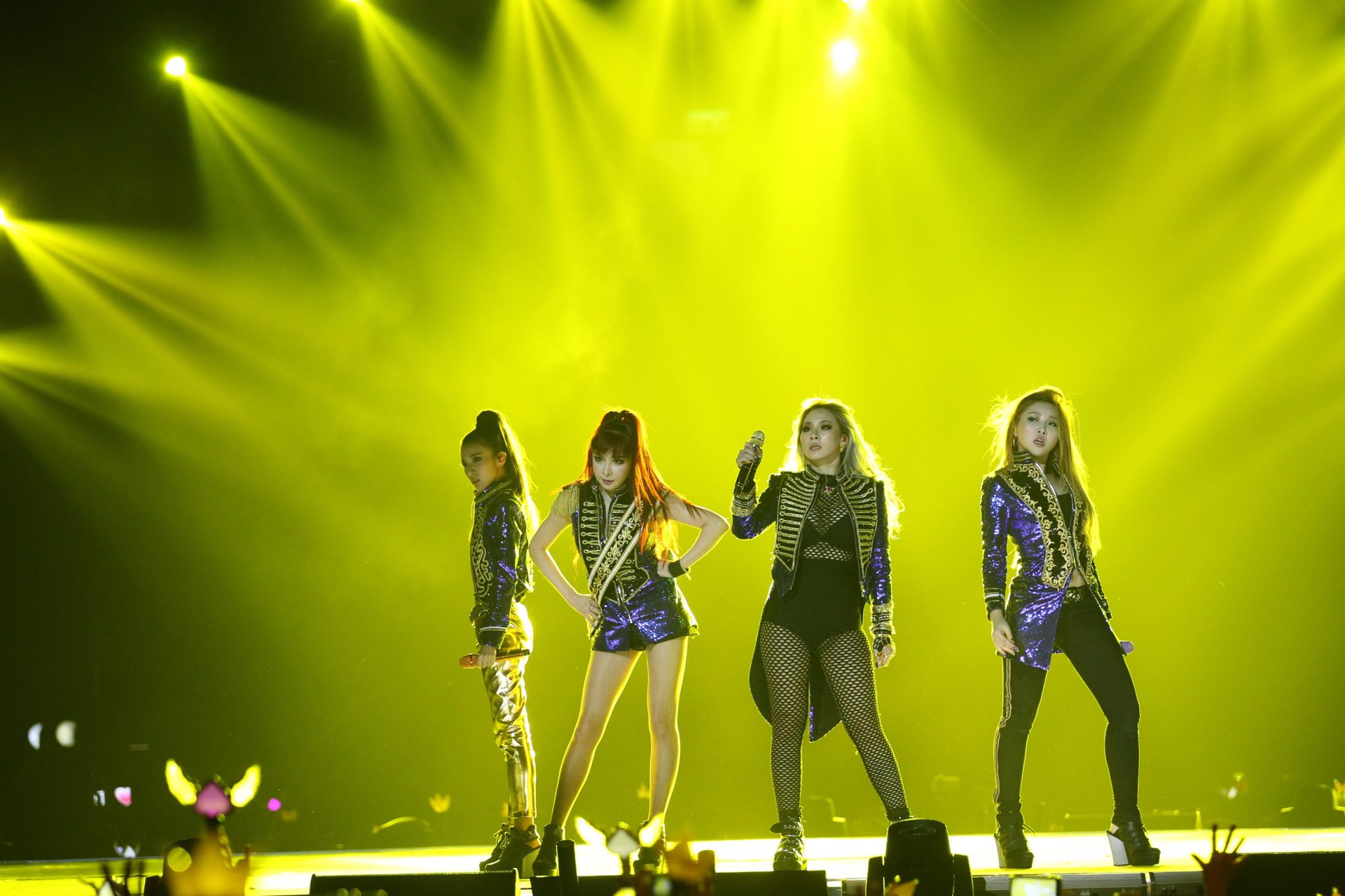 2NE1 is back on the scene!