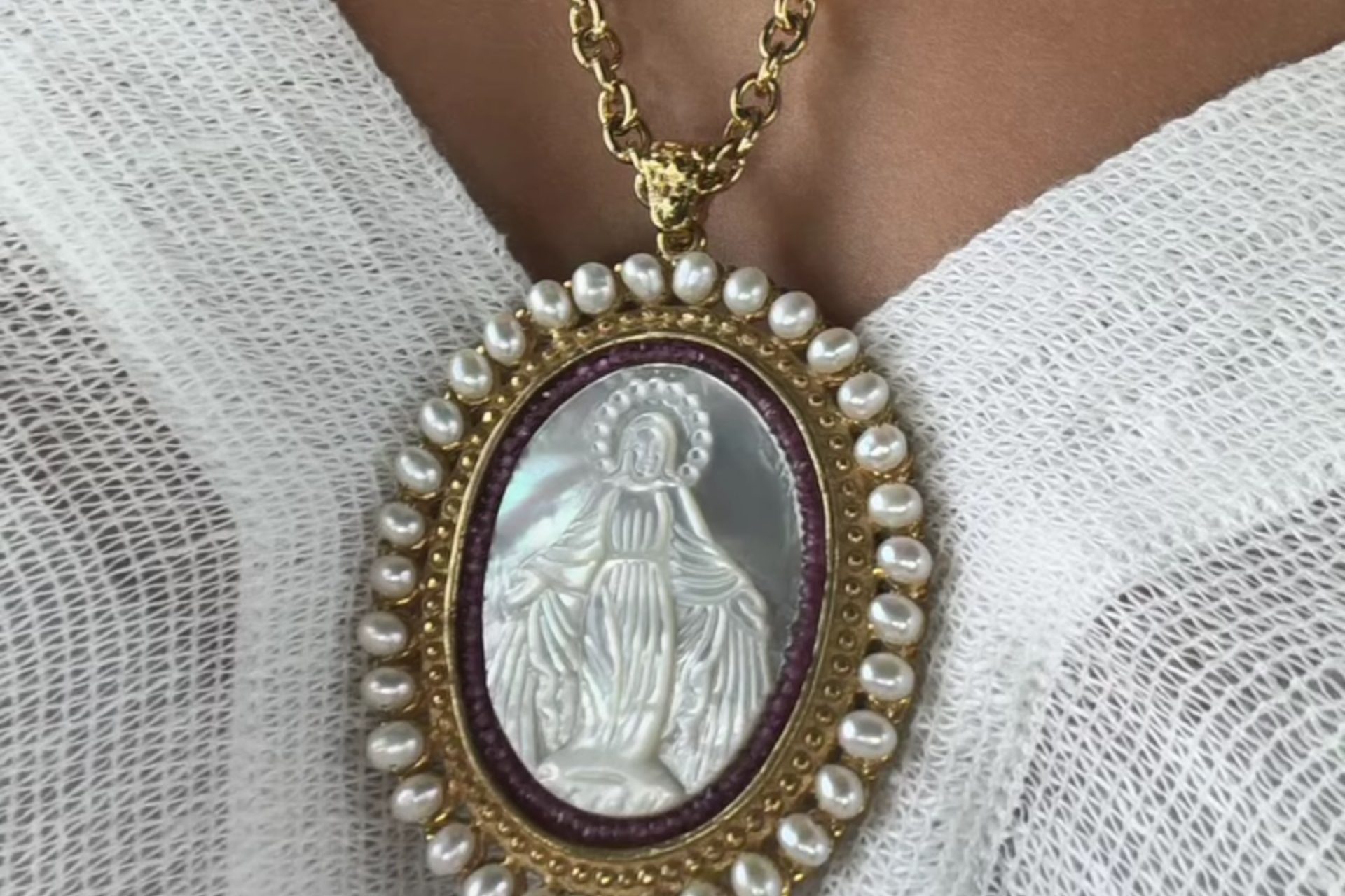 Usó la medalla de la Virgen de la Dulce Espera 