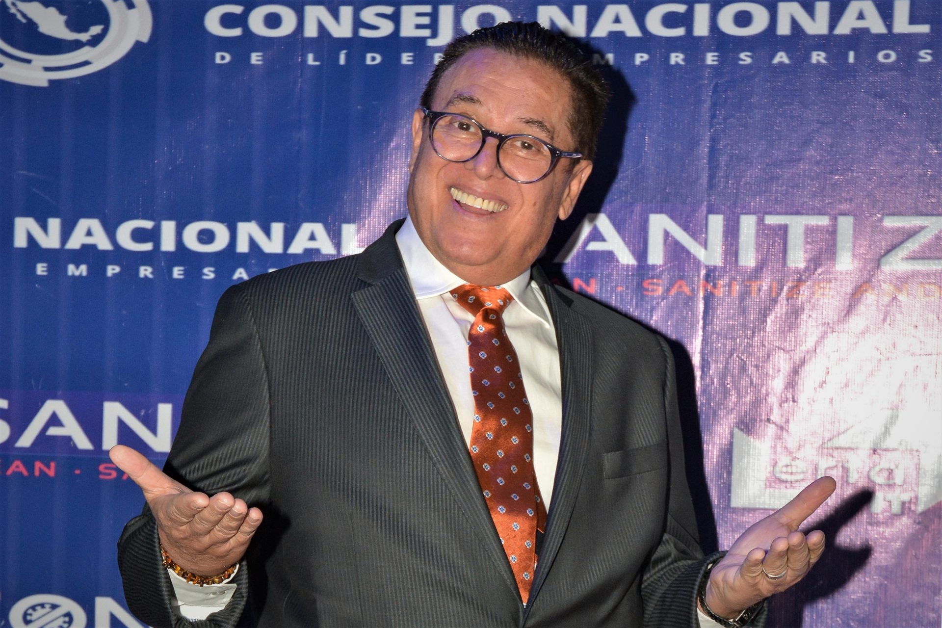 Mario Bezares