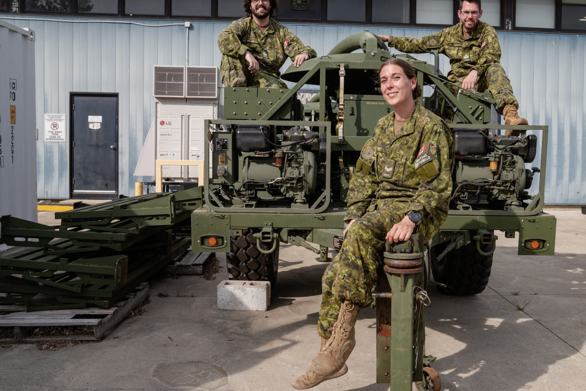 Opposition to all-male conscription 