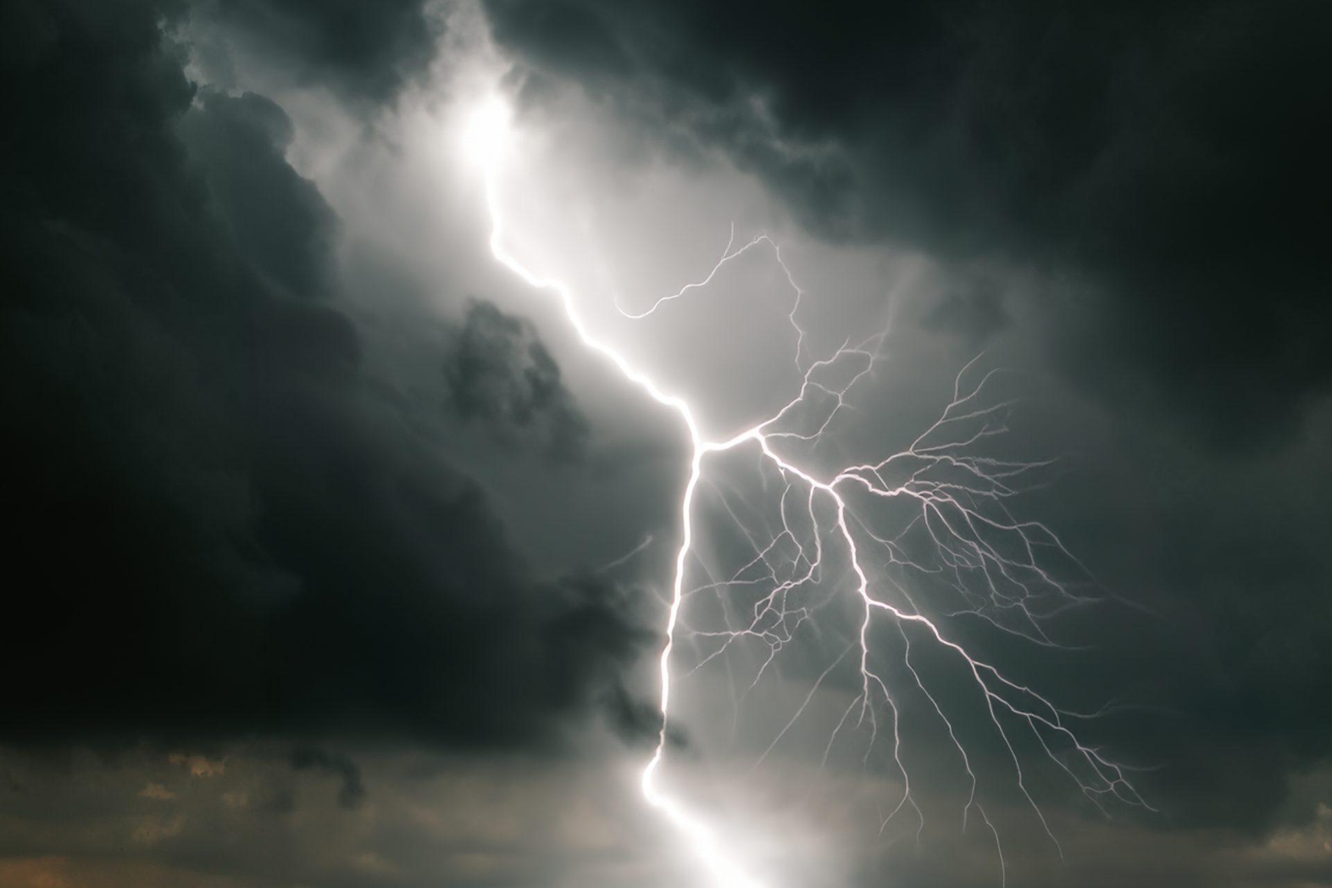 Tormenta eléctrica