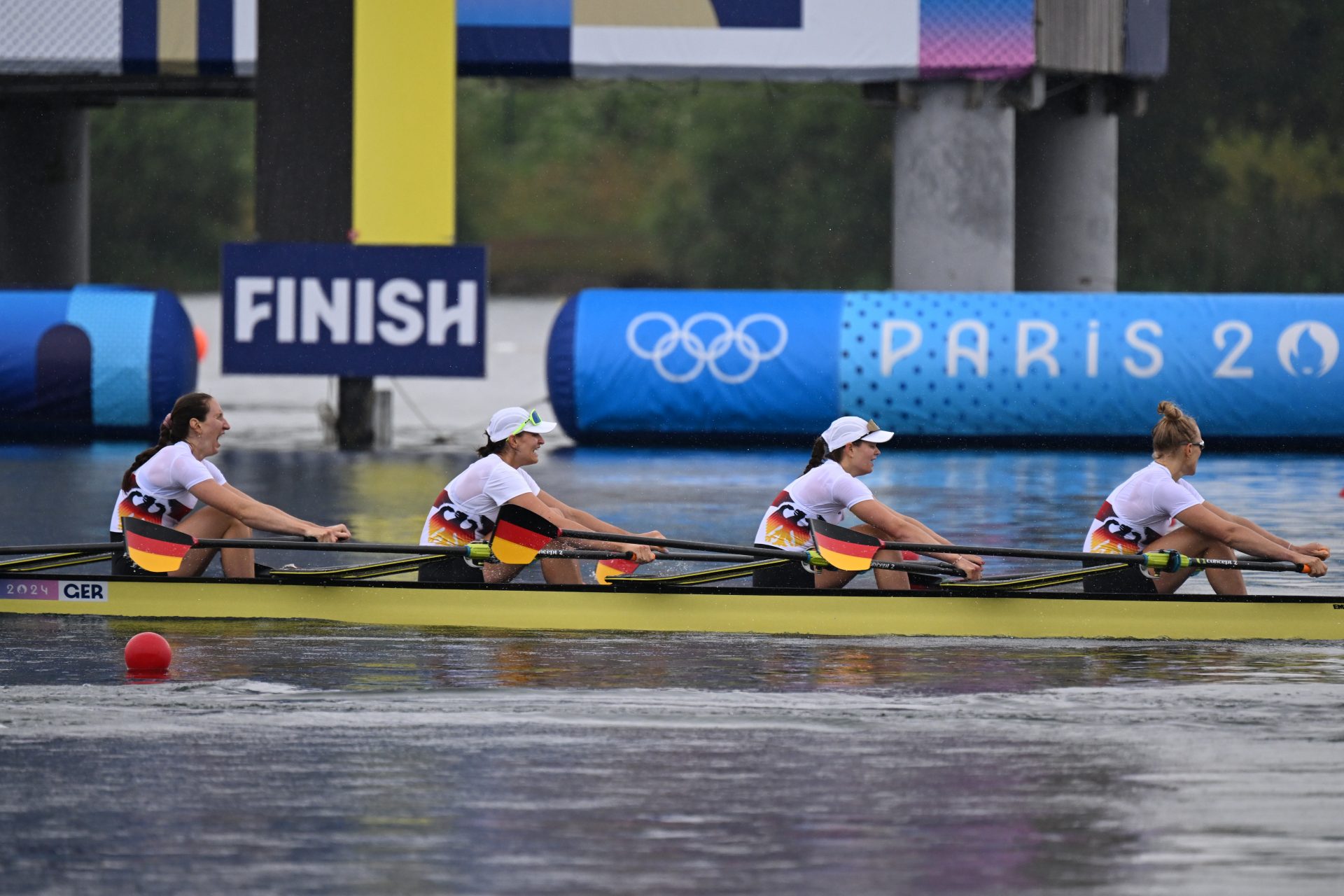 Bronze: Pia Greiten, Leonie Menzel, Tabea Schendekehl und Maren Völz in Rudern Doppelvierer