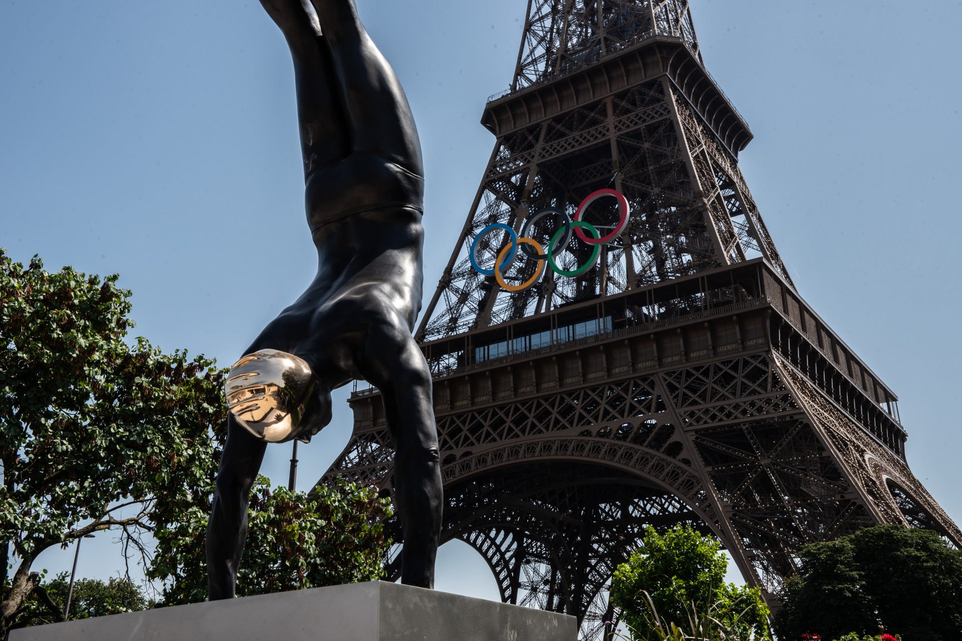 A fuoco alla Torre Eiffel