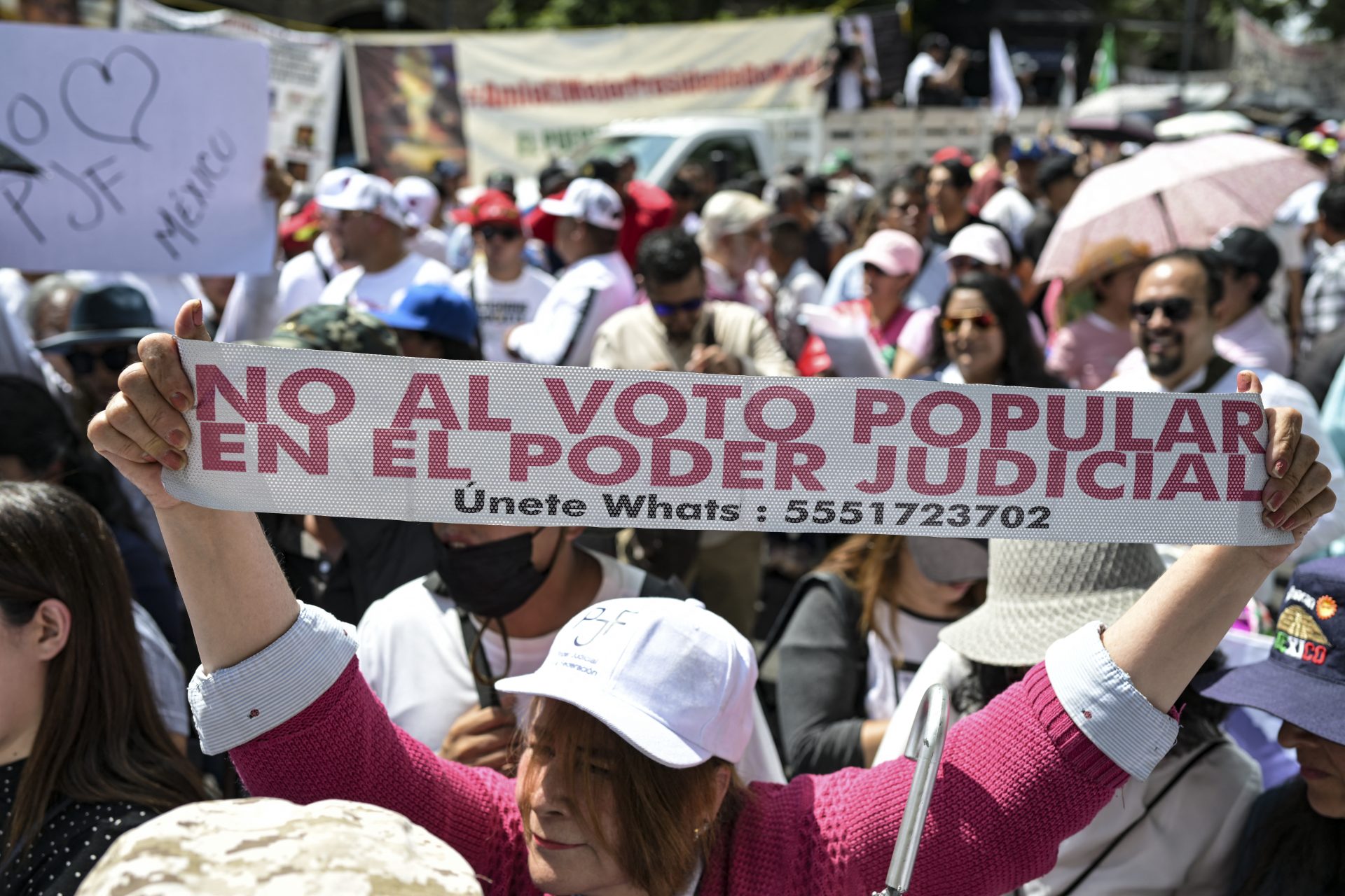 Protestas y huelga indefinida