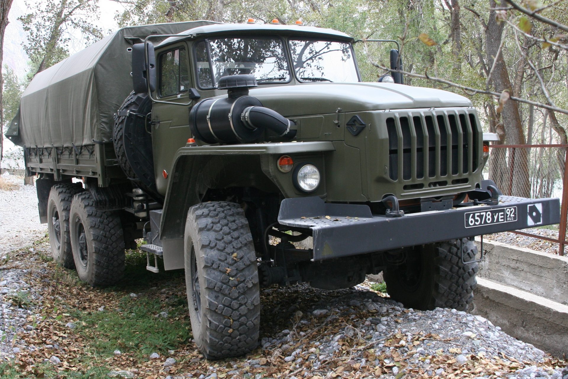 Fitted to Ural-4320 trucks