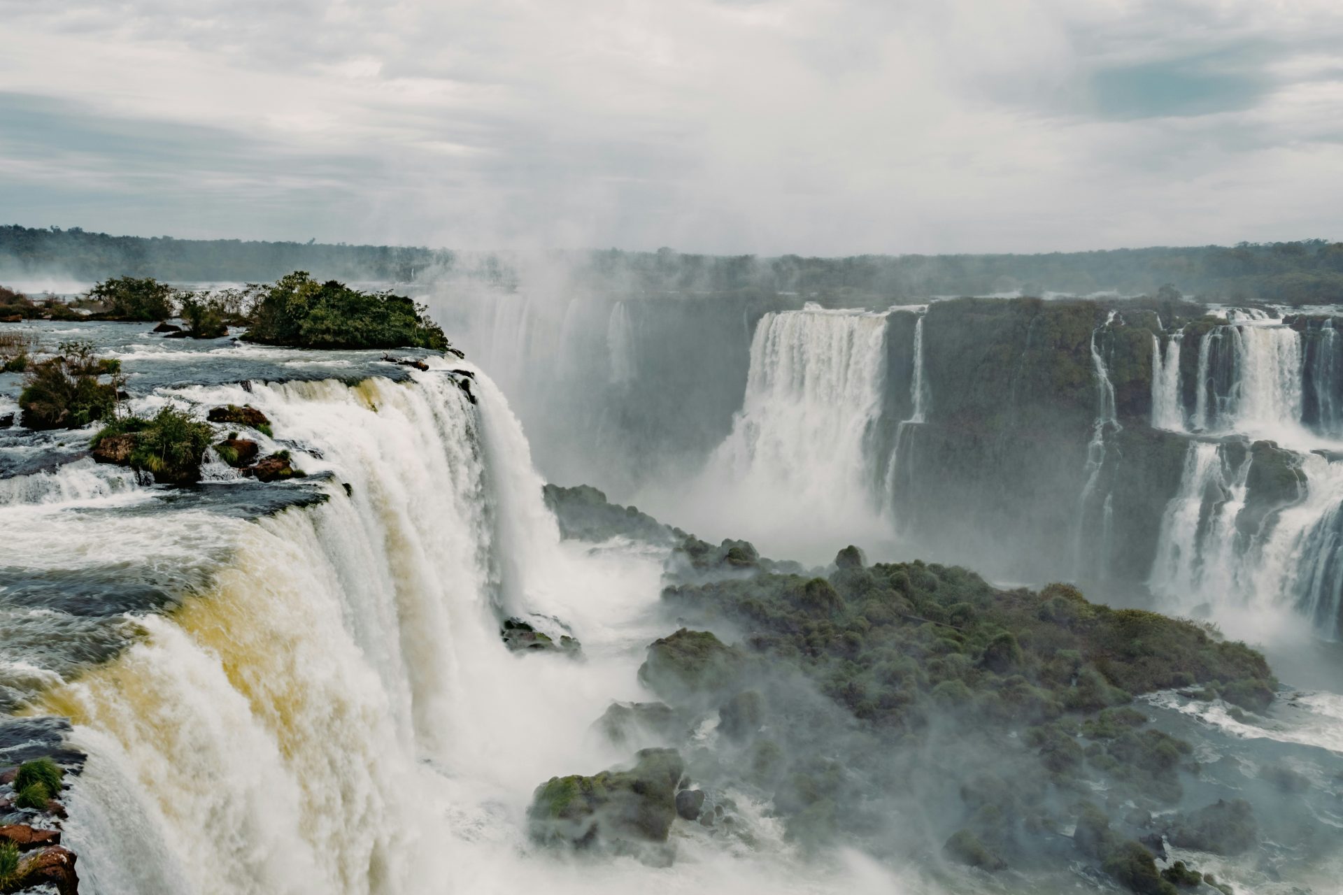 Quedas d’água de Iguaçu são mais numerosas