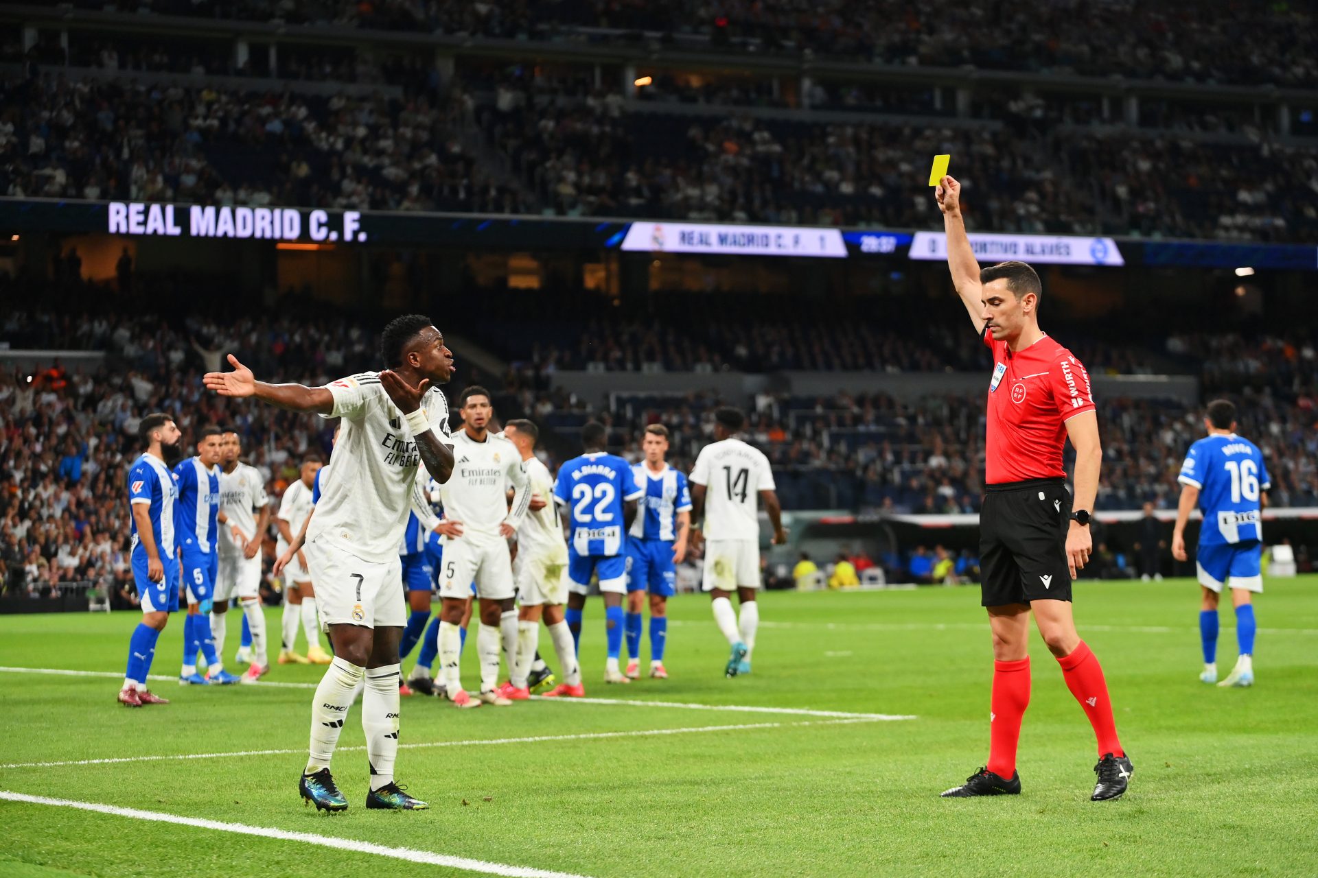 Existe um padrão duplo quando se trata de arbitrar o Real Madrid?