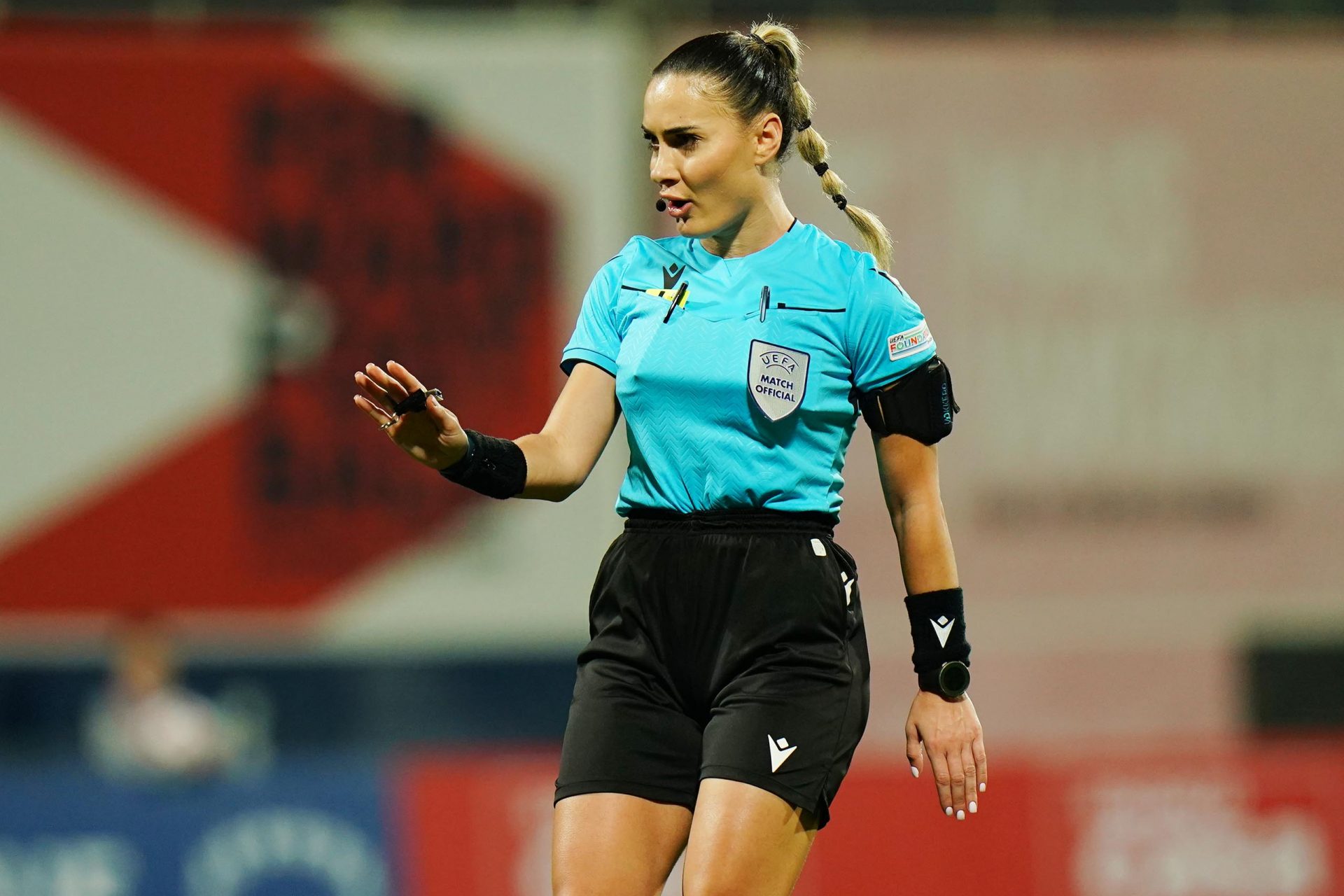 Emanuela Rusta: l'arbitro che alza la voce contro il machismo nel calcio