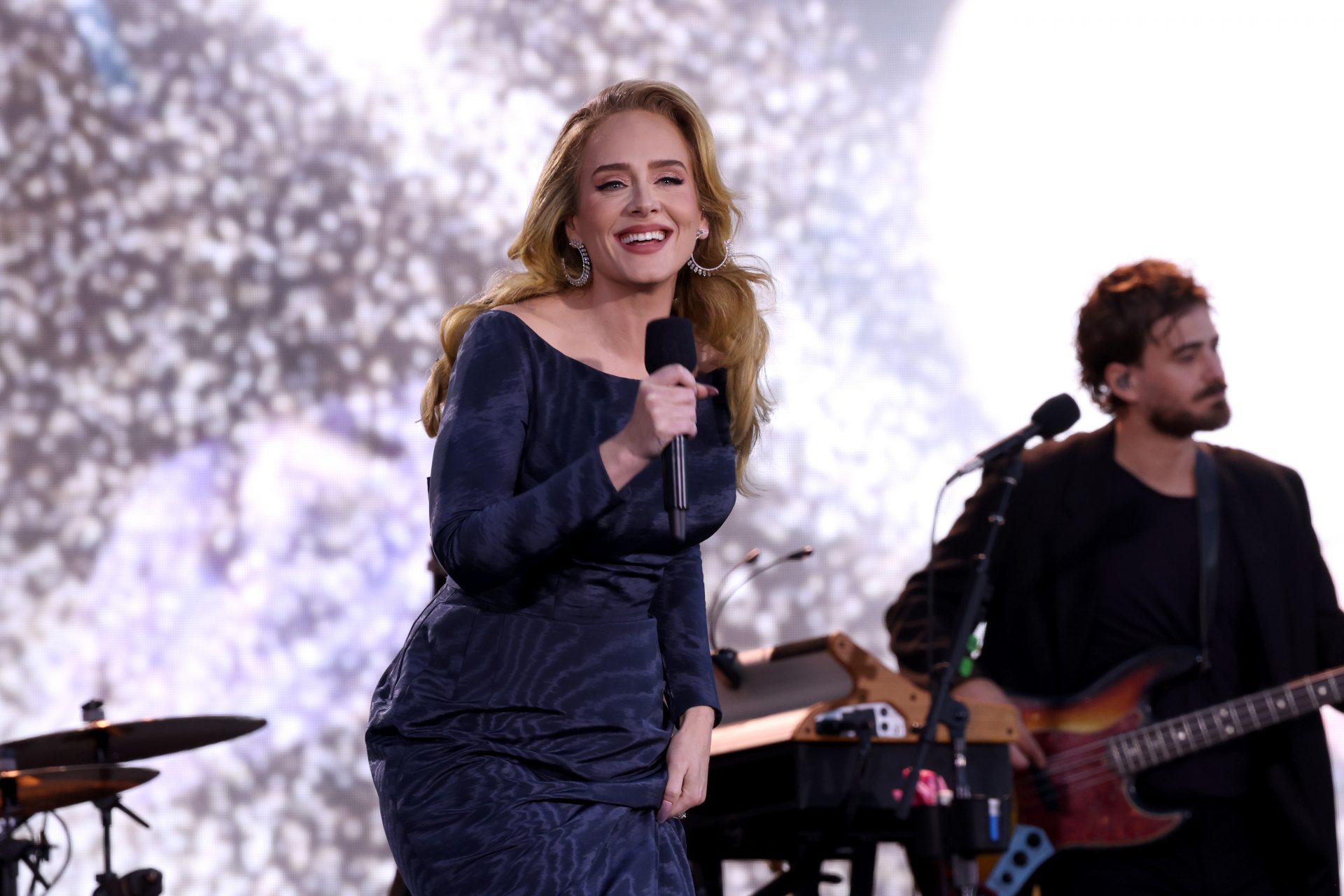 Adele annonce qu'elle se retire de la scène pour « un temps incroyablement long »