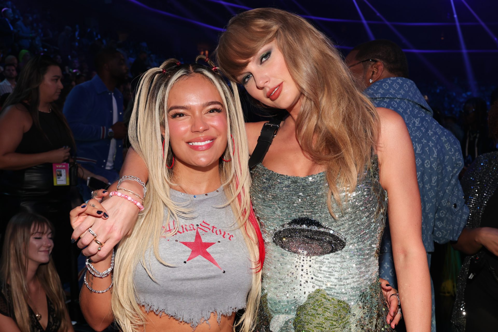 Karol G y Taylor Swift se roban la noche de los MTV