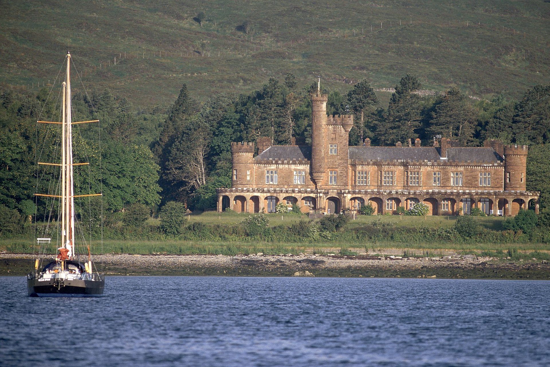 Le Kinloch Castle