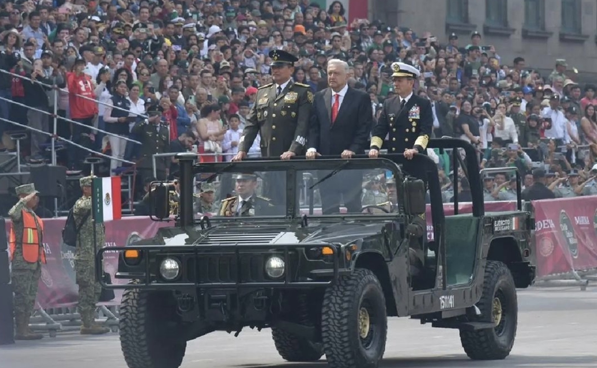 Las imágenes que nos dejó el Desfile Cívico Militar en el Zócalo de la CDMX