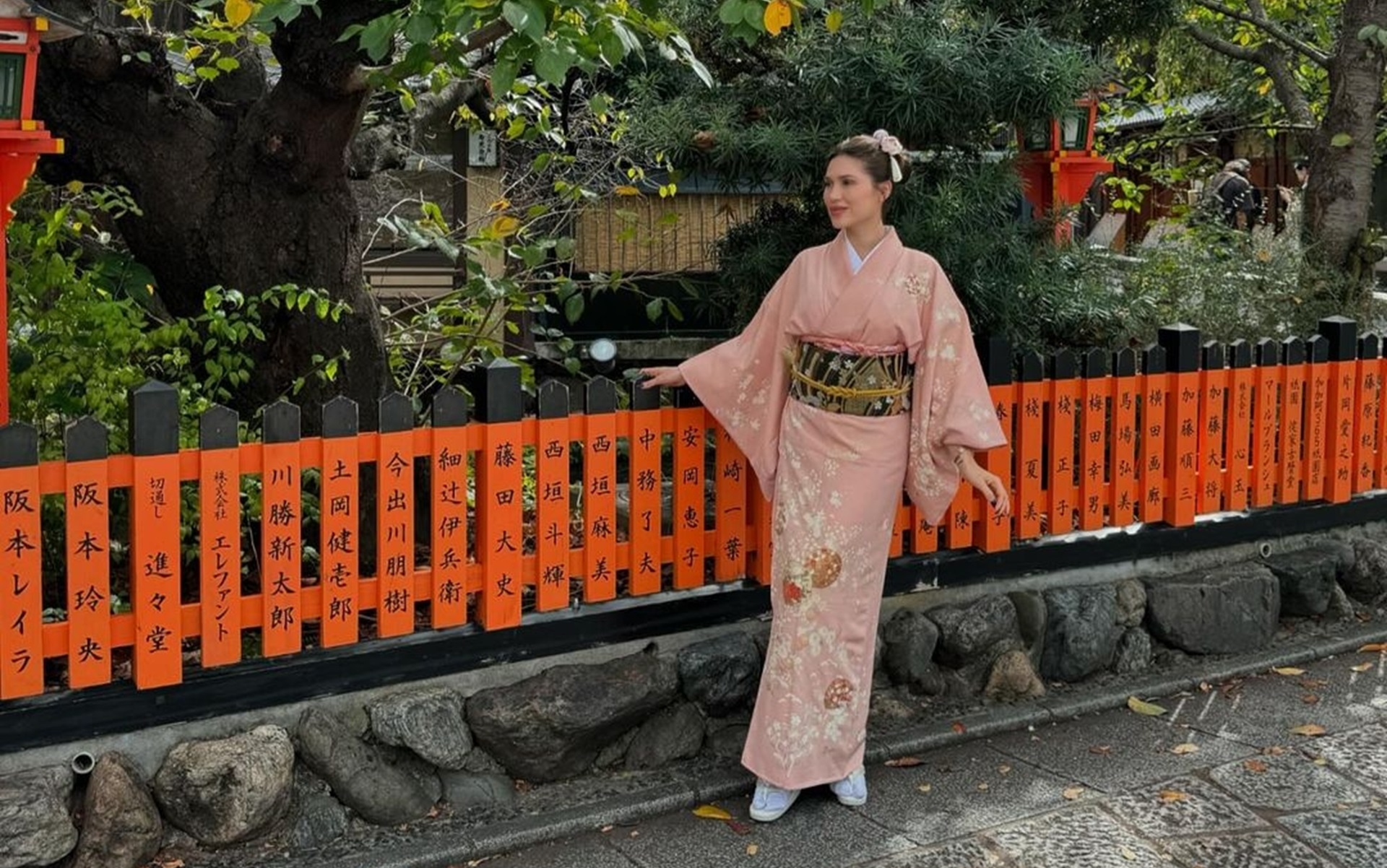 Fernanda, en traje típico 