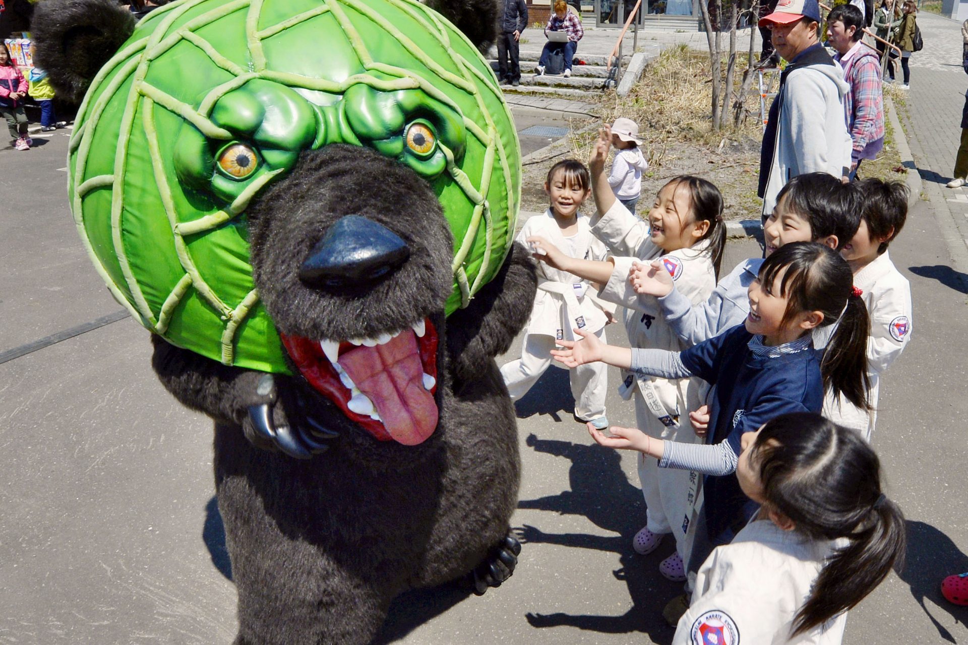 Melon Kuma: the horror mascot