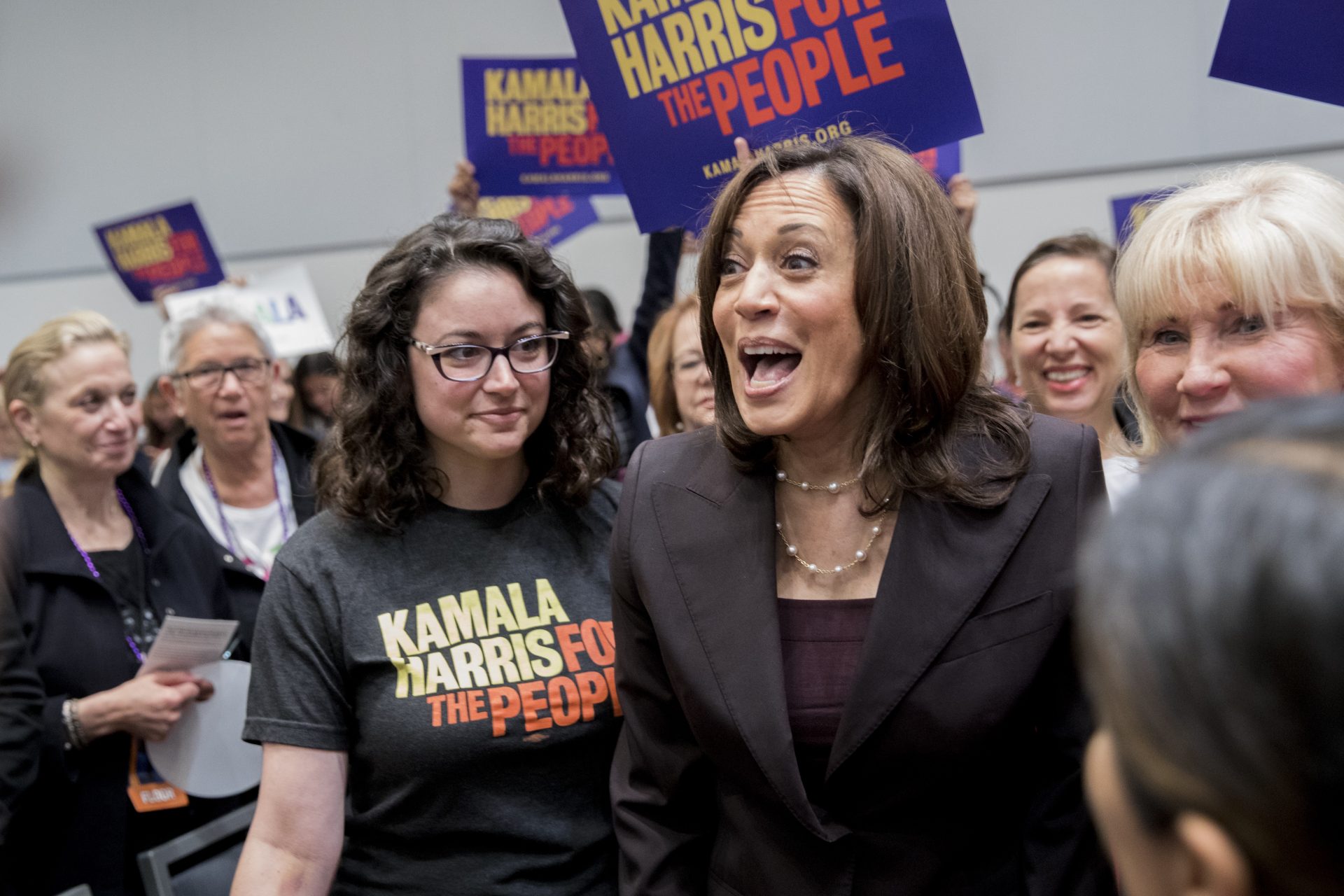 Harris wins with women