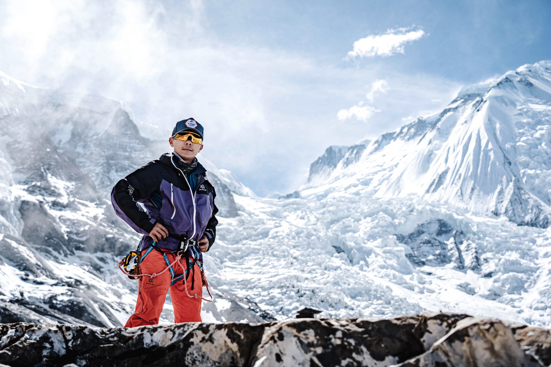 Ha solo 18 anni, ma ha già scalato tutti gli Ottomila: chi è Nima Rinji Sherpa