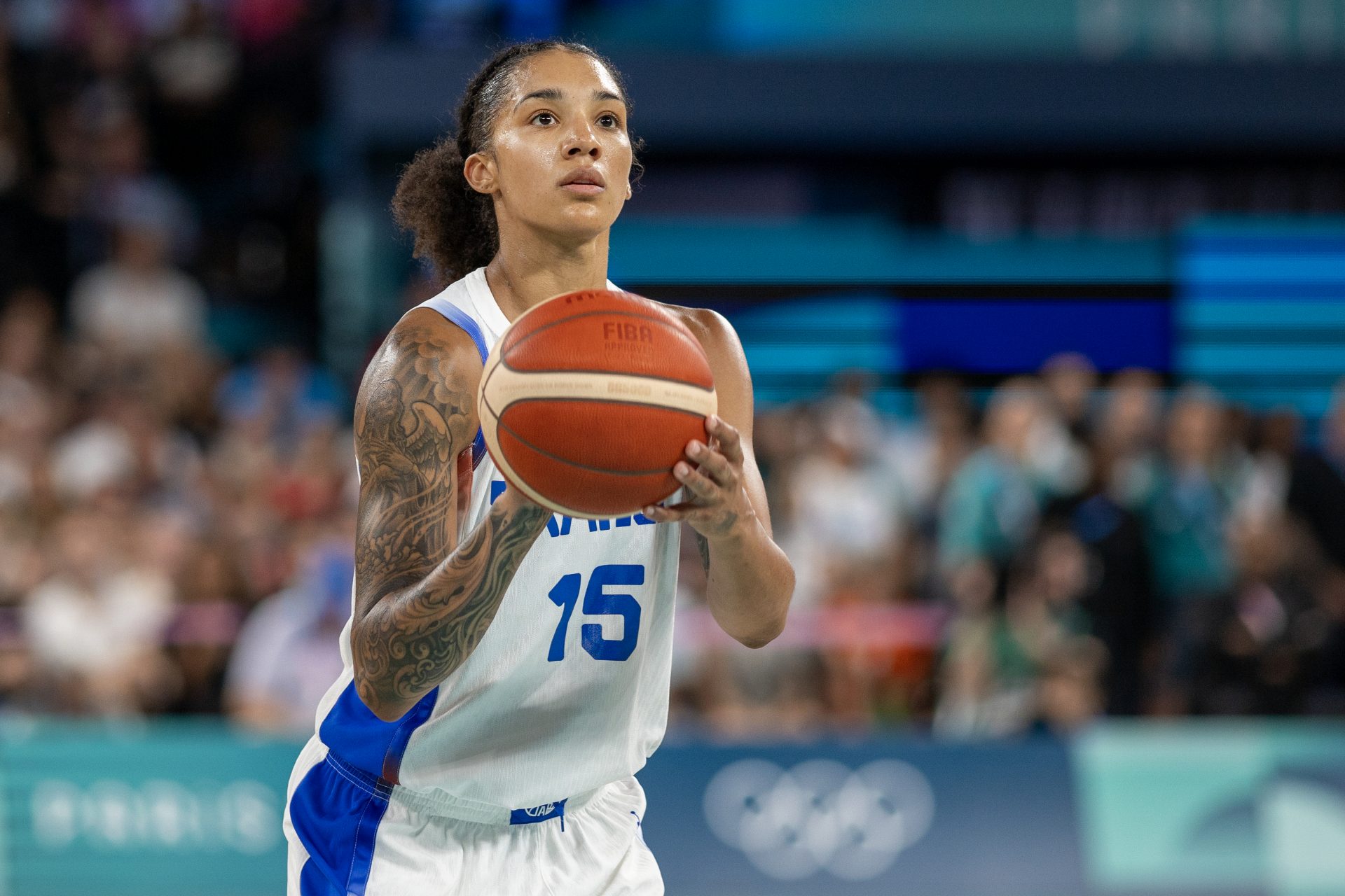 Giocatrice della WNBA lascia gli Stati Uniti dopo aver saputo dello stipendio di Caitlin Clark