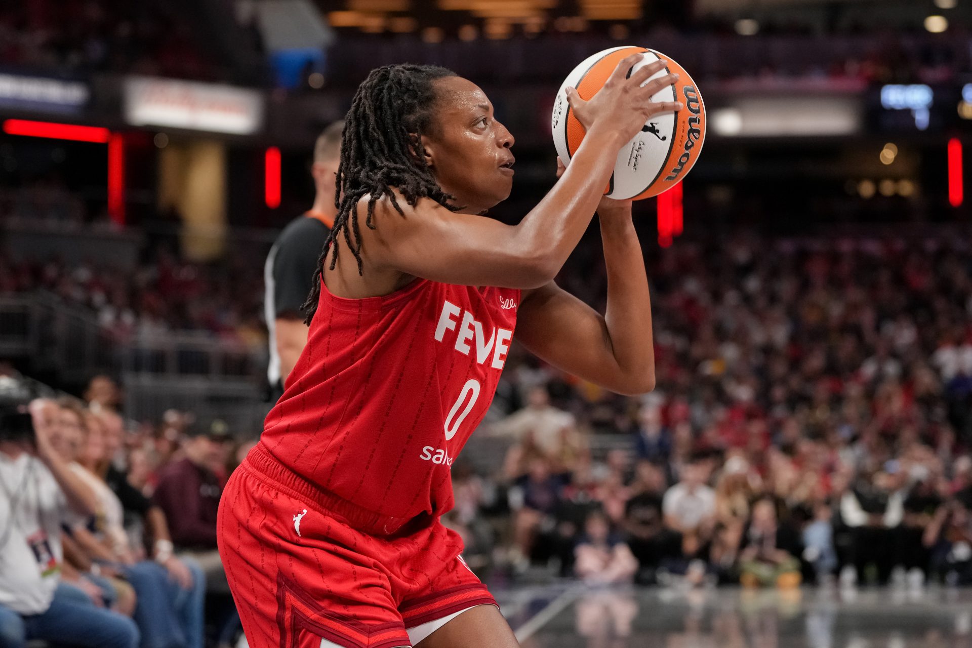 Kelsey Mitchell (Indiana Fever) 