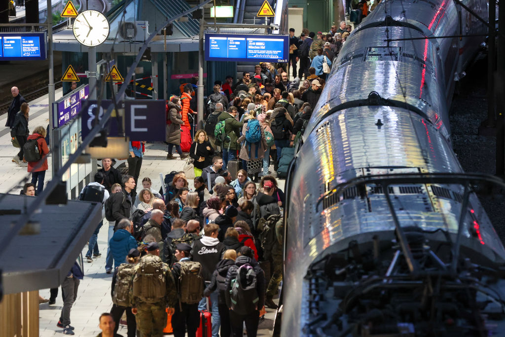 Two train travelers suspected of having the virus 