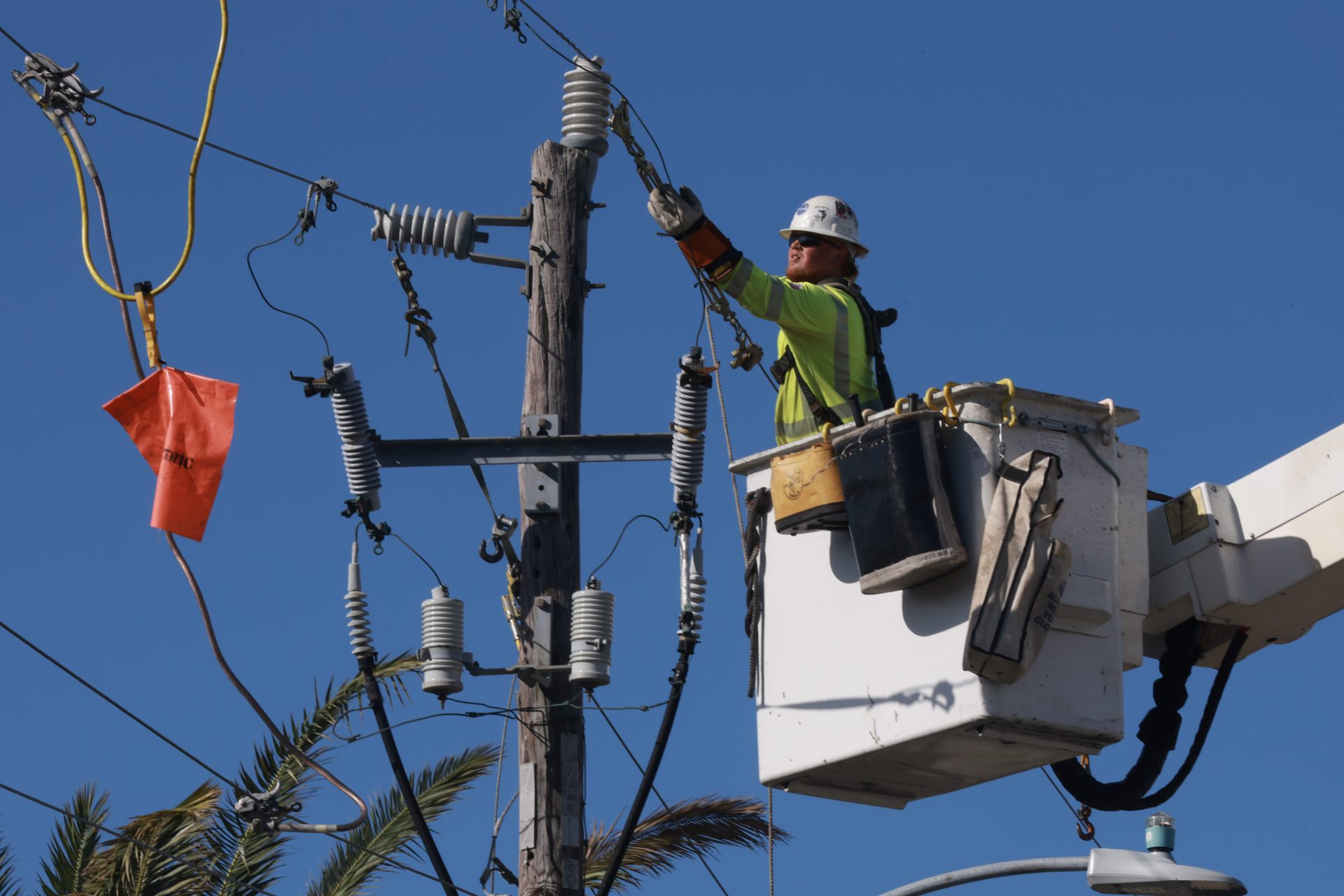 Over 400,000 Floridians without power