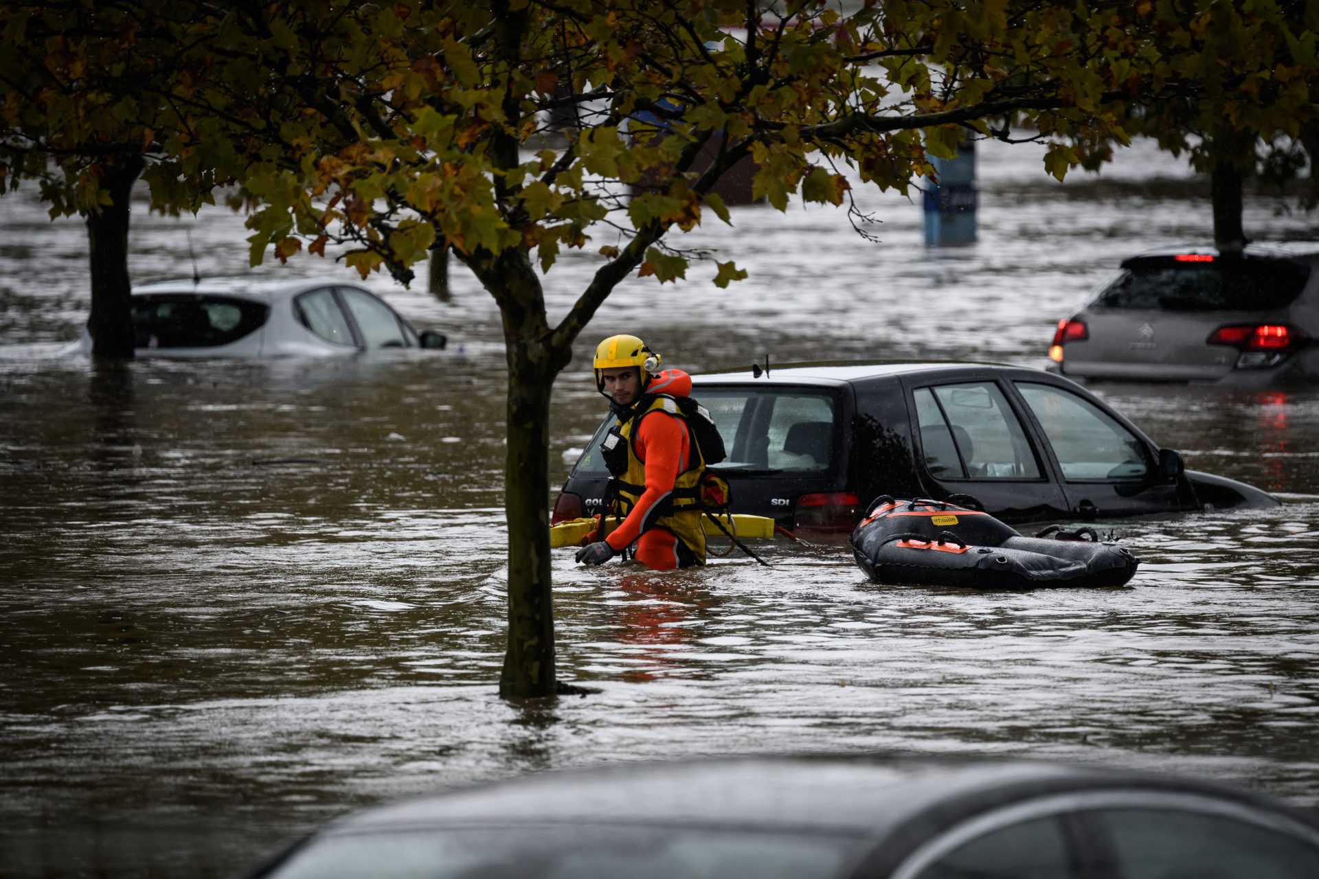 フランス中部と南部で大規模な洪水が発生：画像で追う被災地域