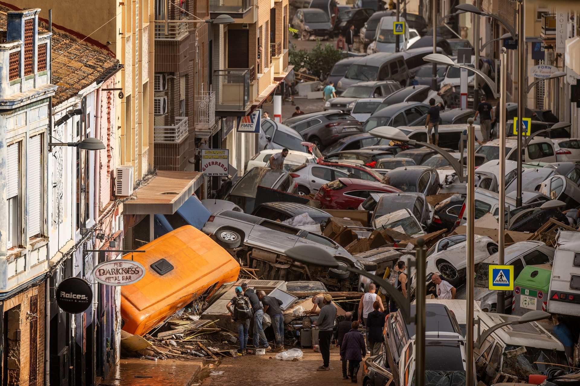 Inondations en Espagne : les images poignantes de la catastrophe