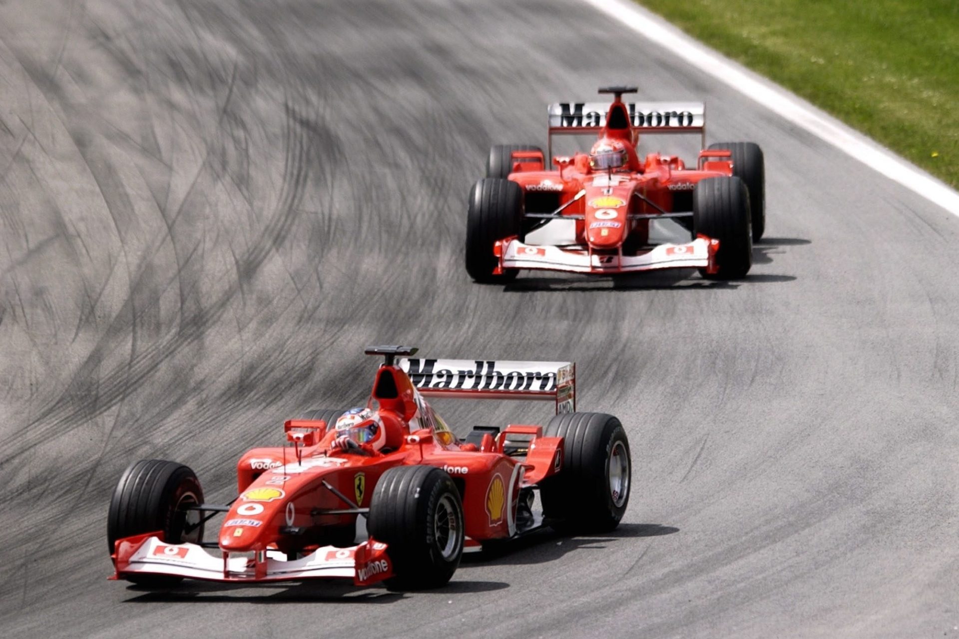 Michael Schumacher y Rubens Barrichello en Austria 2002