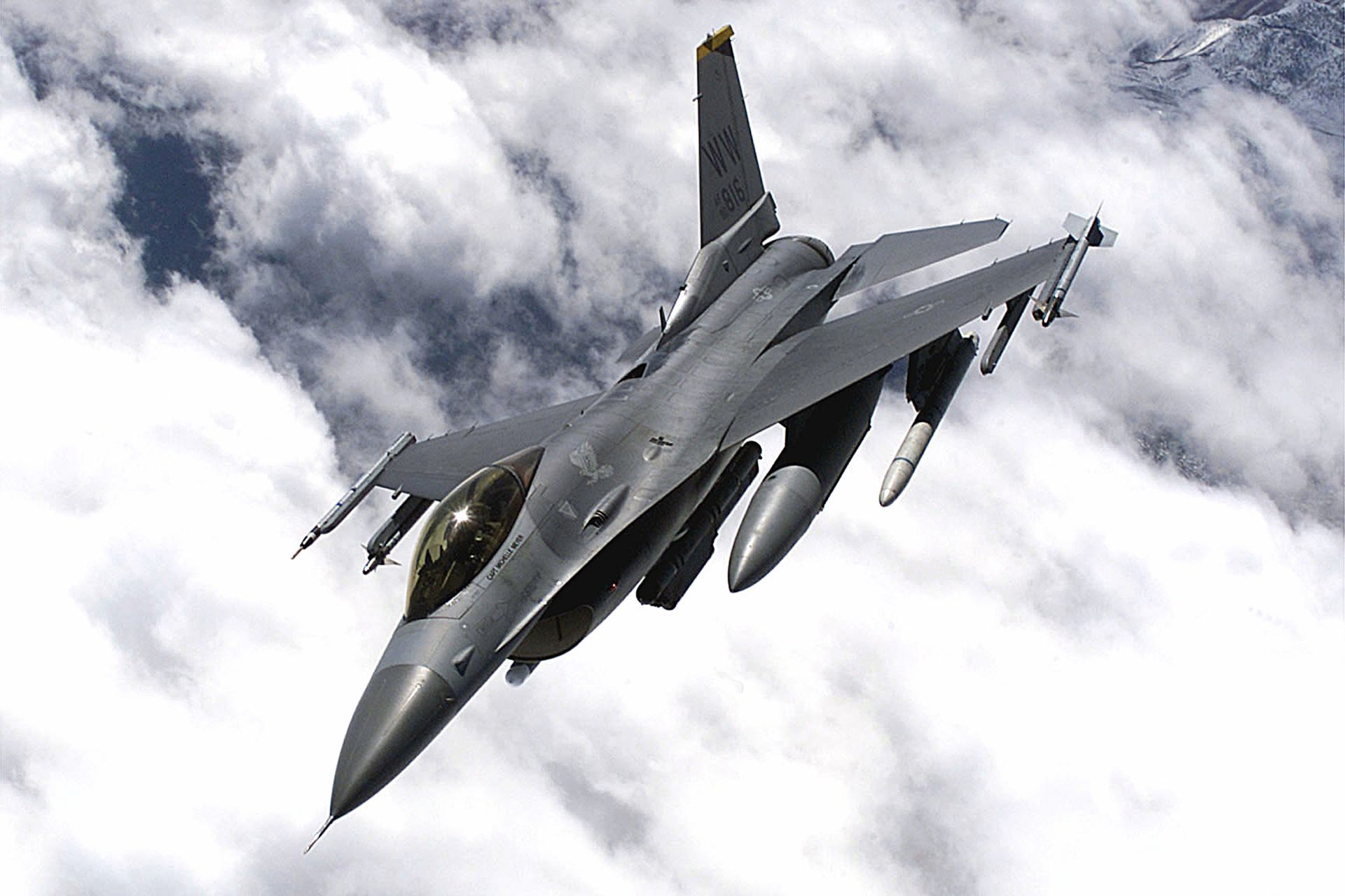 Remember when a Russian jet almost rammed into an American fighter plane near U.S. airspace?