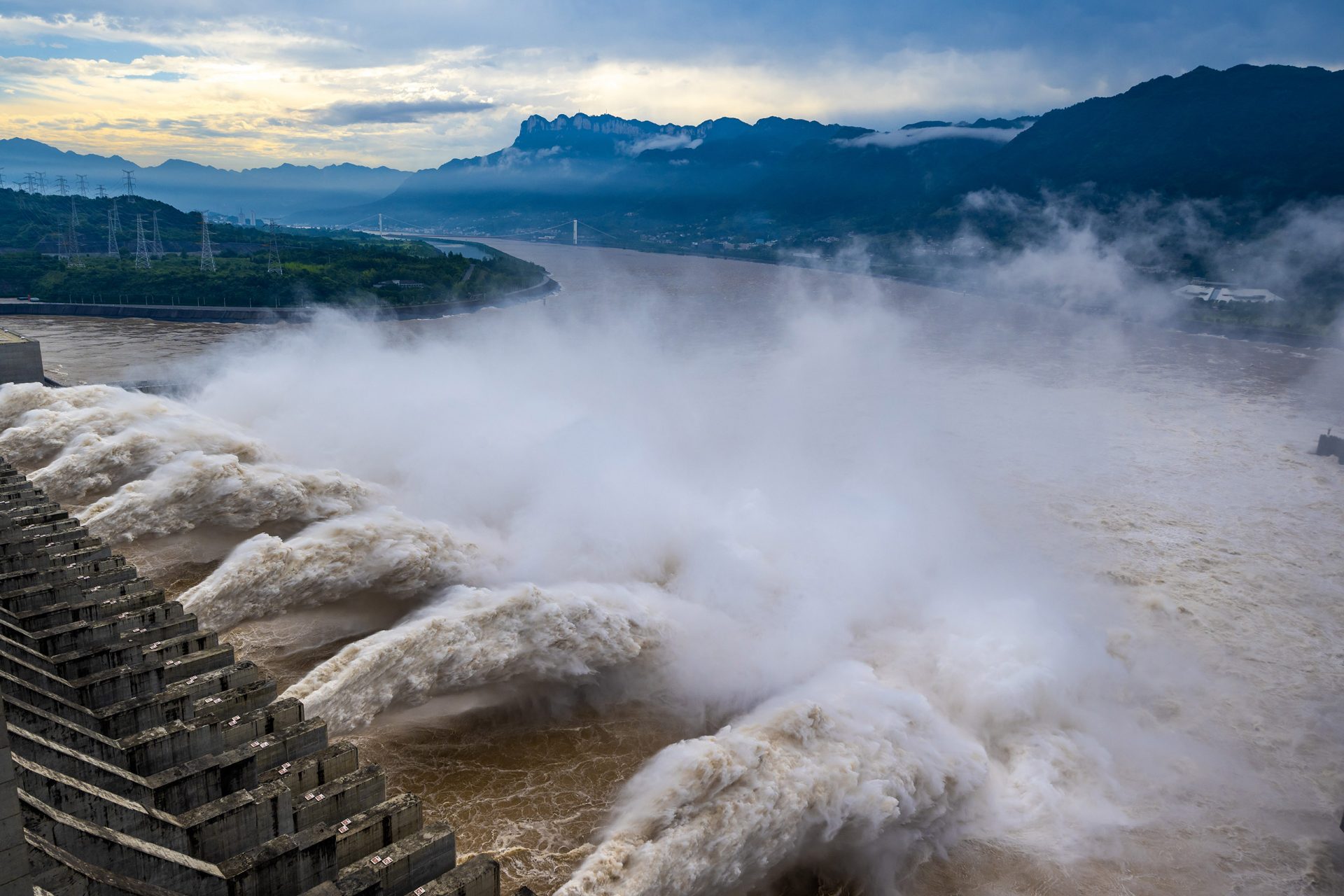 La clé est le déplacement massif d'eau