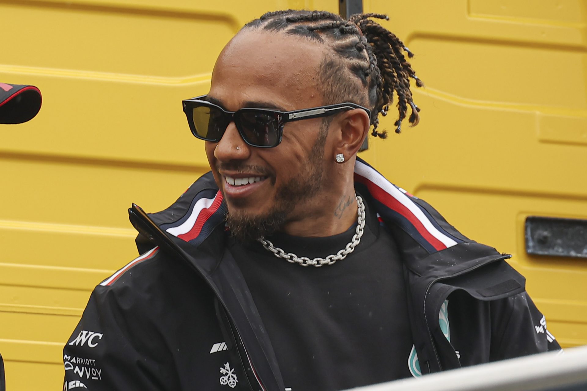 Anche Lewis Hamilton smentisce